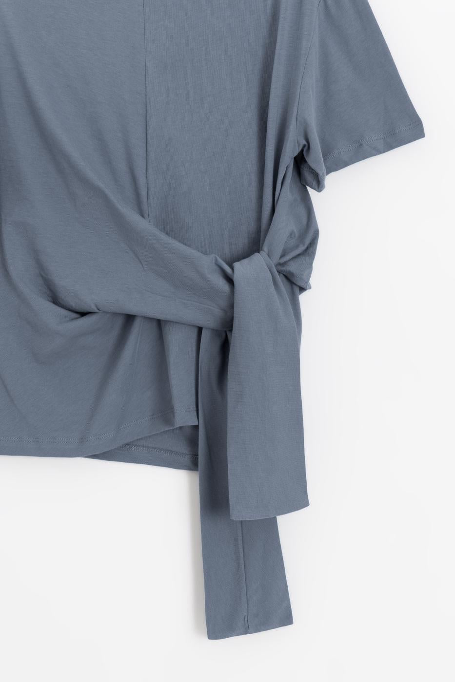 Knotted and Short Sleeve T-shirt