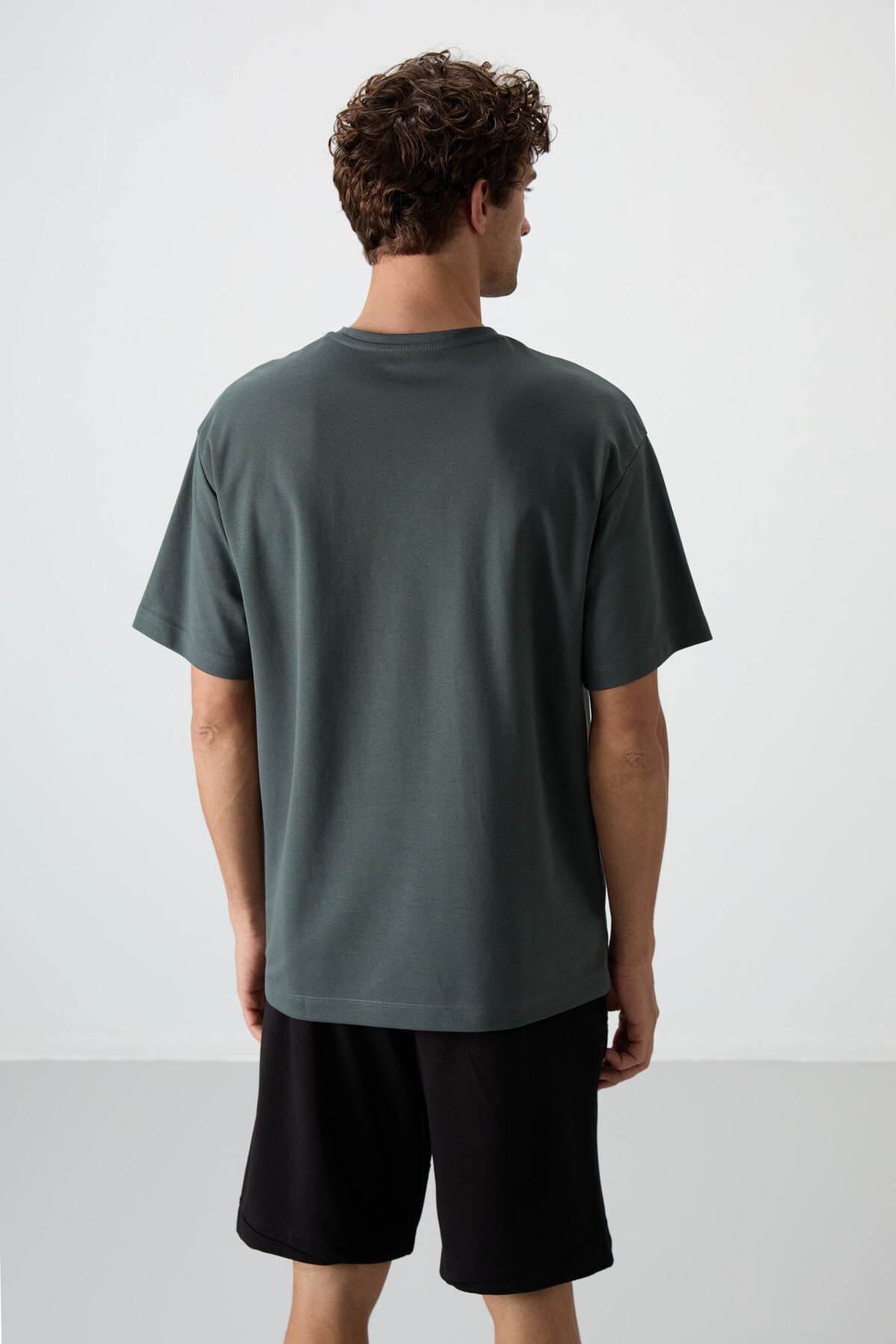 Haki Pamuklu Kalın Yüzeyi Dokulu Oversize Fit  Baskılı Erkek T-Shirt - 88364