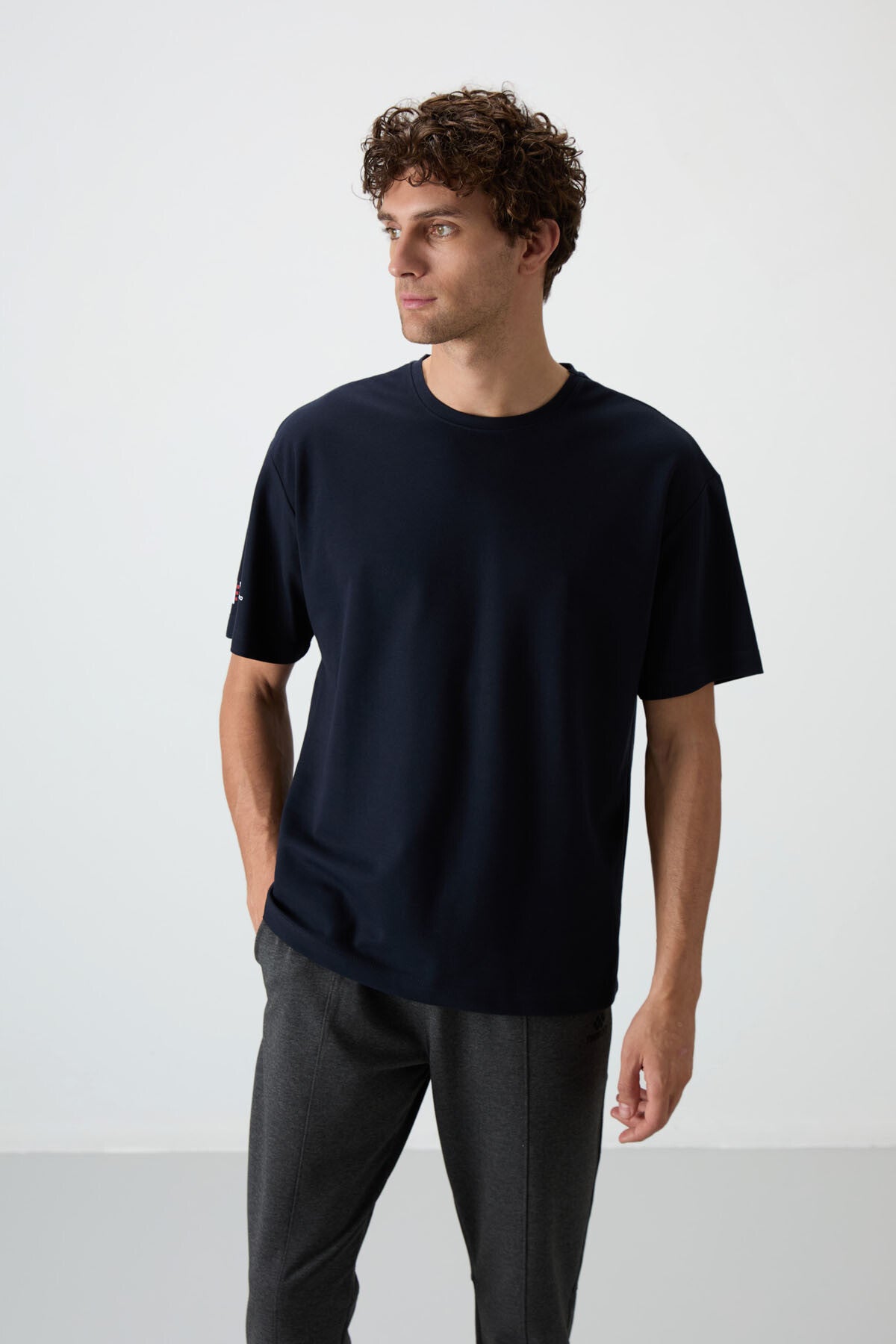 Lacivert Pamuklu Kalın Yüzeyi Dokulu Oversize Fit  Baskılı Erkek T-Shirt - 88369