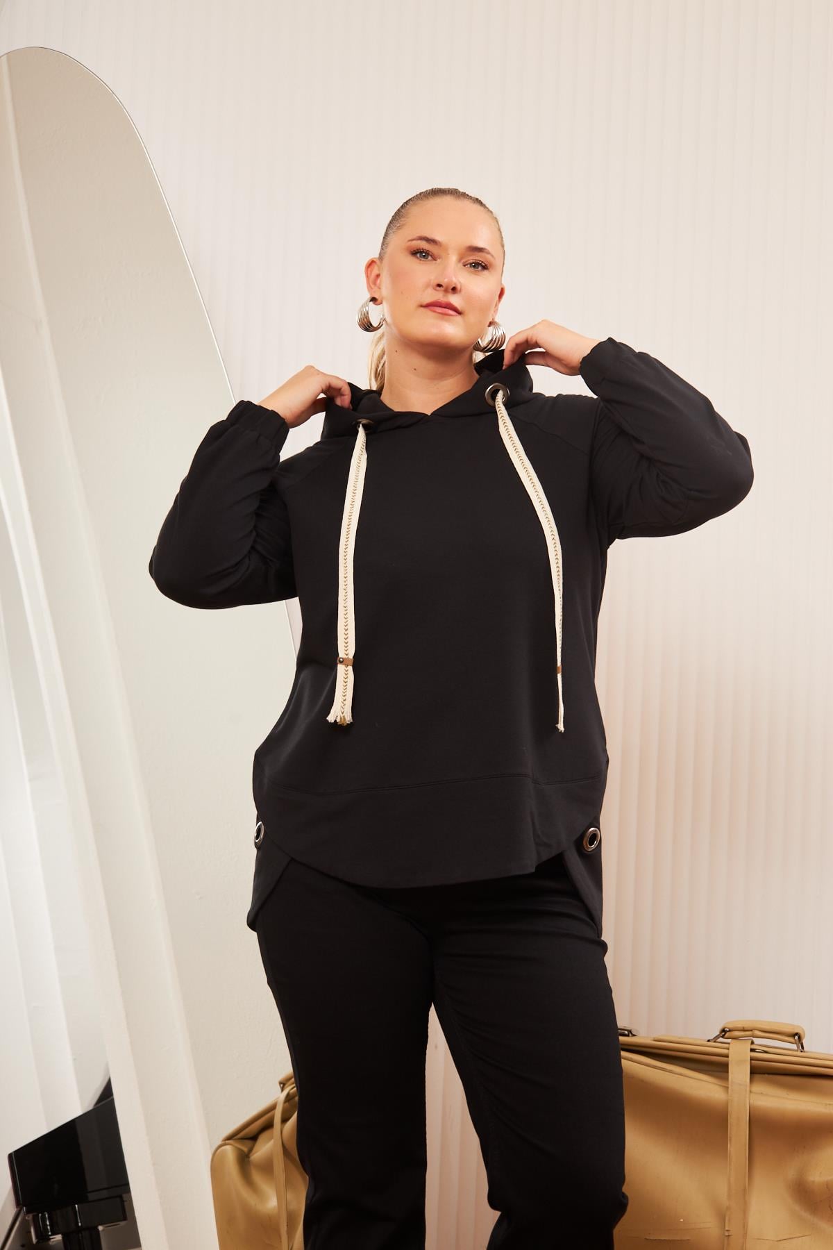Büyük Beden Süslemeli Bağcıklı Kordon Sweatshirt Siyah