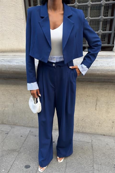 Garni Detaylı Crop Ceketli Takım 10075