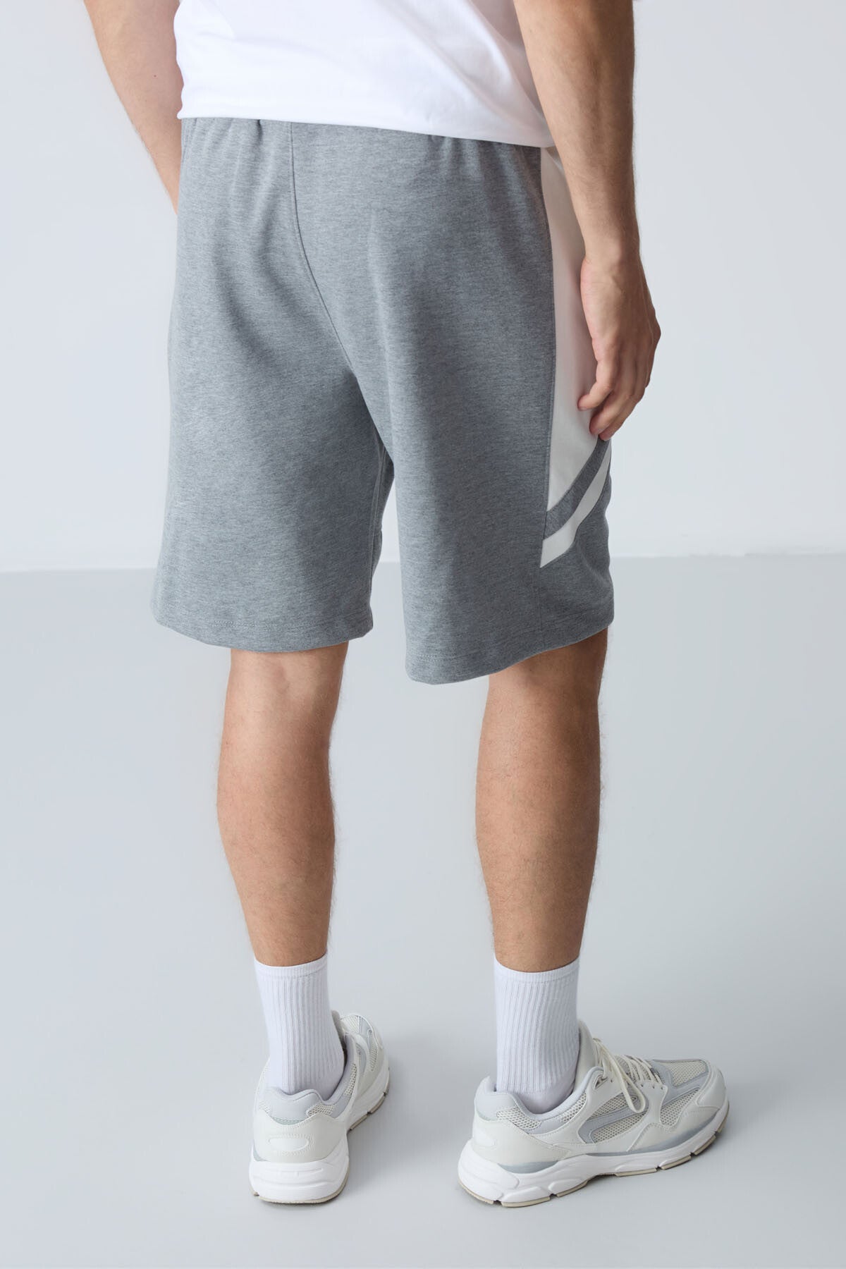 Gri Melanj Pamuklu Kalın Yumuşak Dokulu Standart Fit Basic Erkek Şort  - 81281