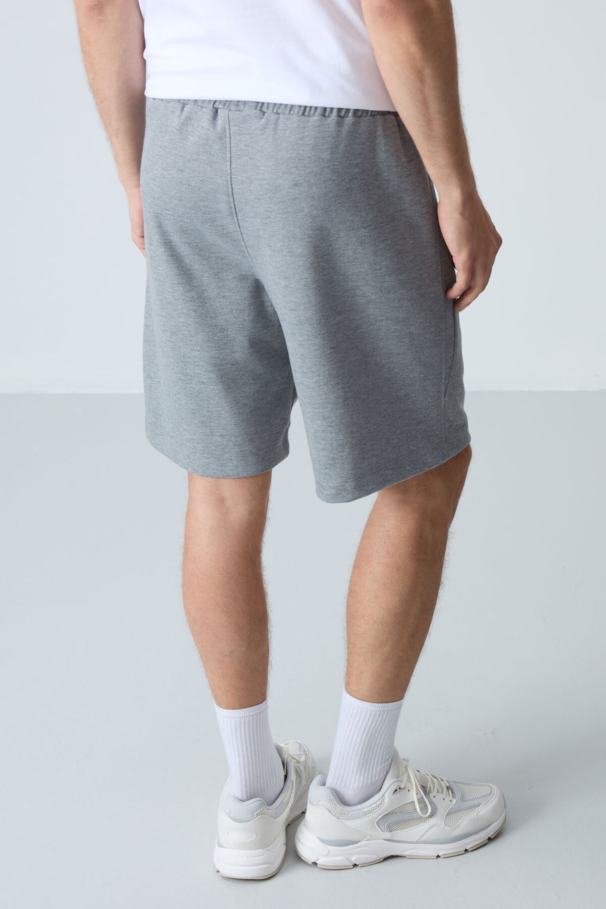 Gri Melanj Pamuklu Kalın Yumuşak Dokulu Standart Fit Basic Erkek Şort  - 81276