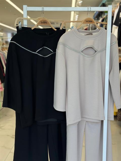 Göğüs Pencereli ve Aksesuar Detaylı Modal Takım 10255