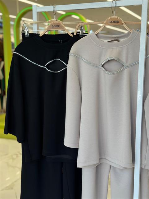 Göğüs Pencereli ve Aksesuar Detaylı Modal Takım 10255