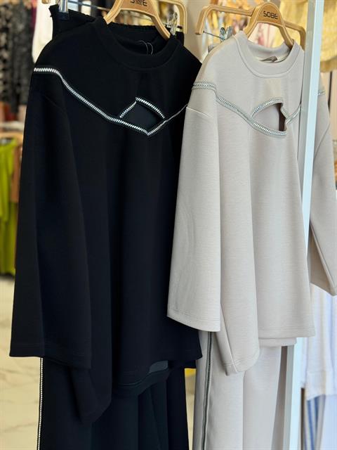 Göğüs Pencereli ve Aksesuar Detaylı Modal Takım 10255