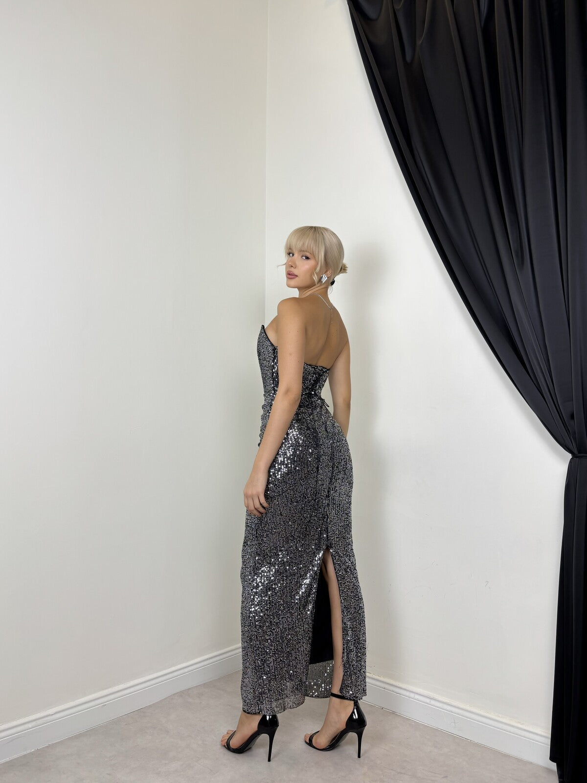 SILVER 20709 STRAPLESS DRESS