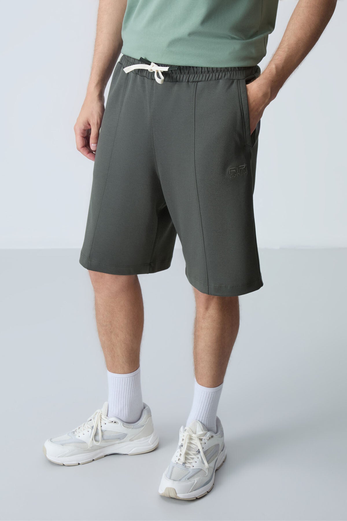 Haki Pamuklu Kalın Yumuşak Dokulu Standart  Fit Basic Erkek Şort  - 81277