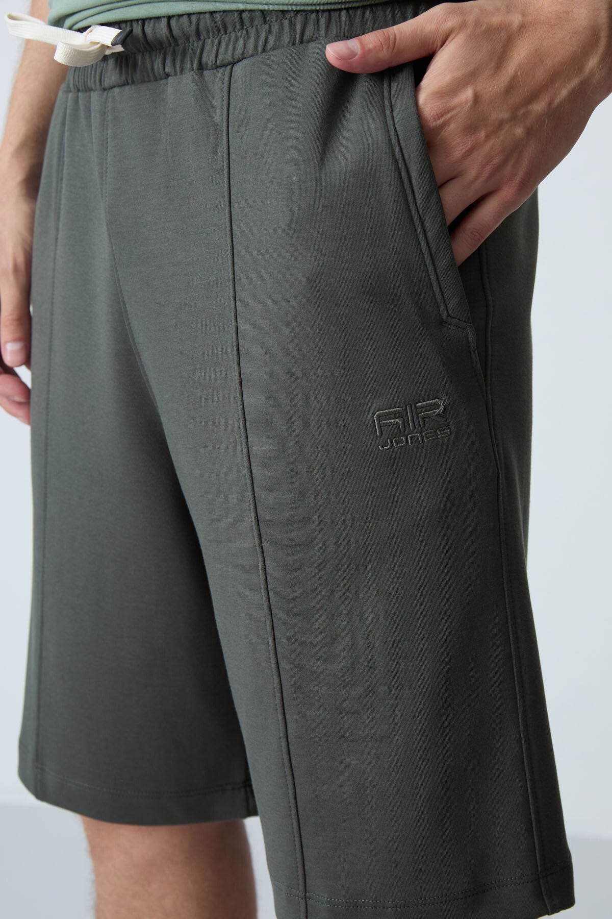 Haki Pamuklu Kalın Yumuşak Dokulu Standart  Fit Basic Erkek Şort  - 81277