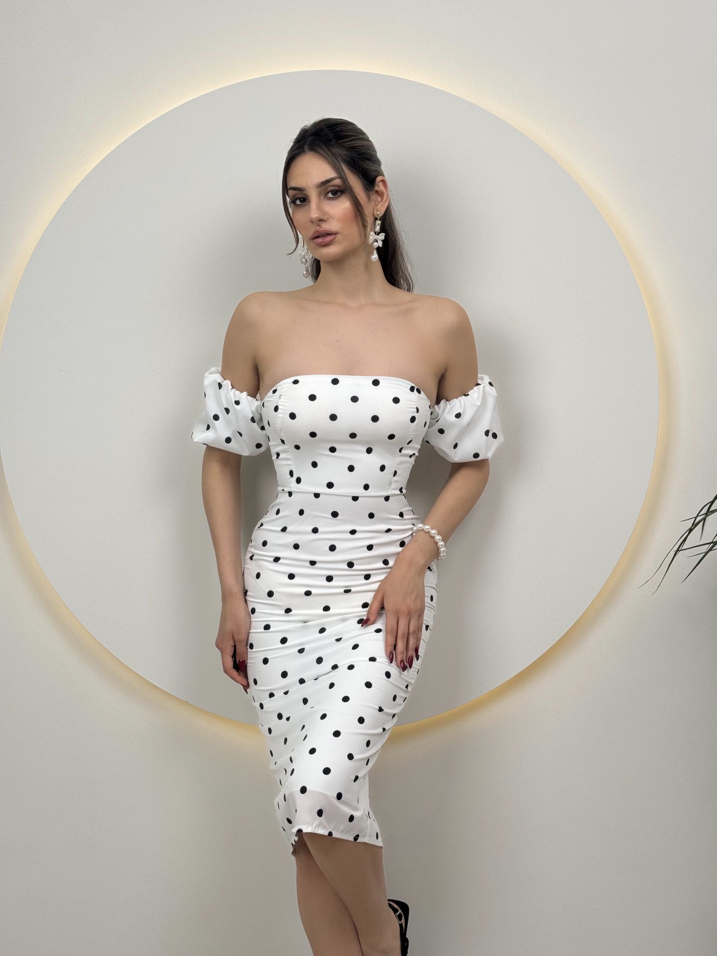 2076 PUANTİYE DESEN BALON KOL KREP ELBİSE