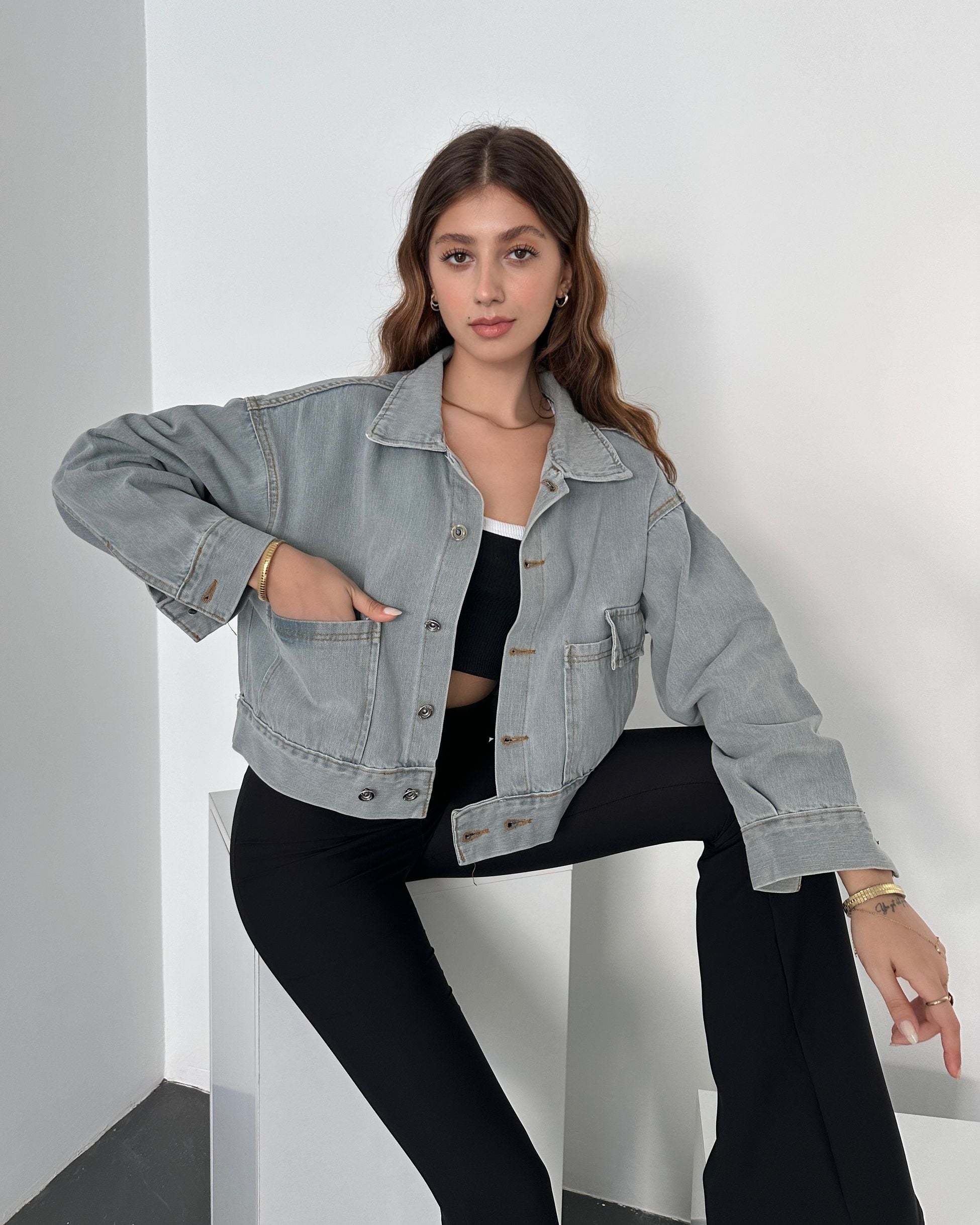 Çift Cep Beli Düğme Detaylı Denim Ceket