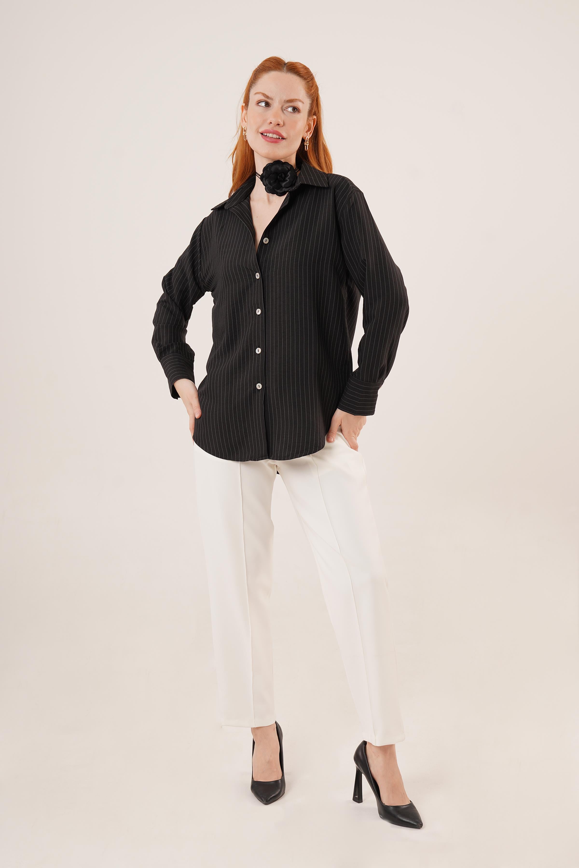 İnce Çizgi Detaylı Toptan Siyah Gömlek