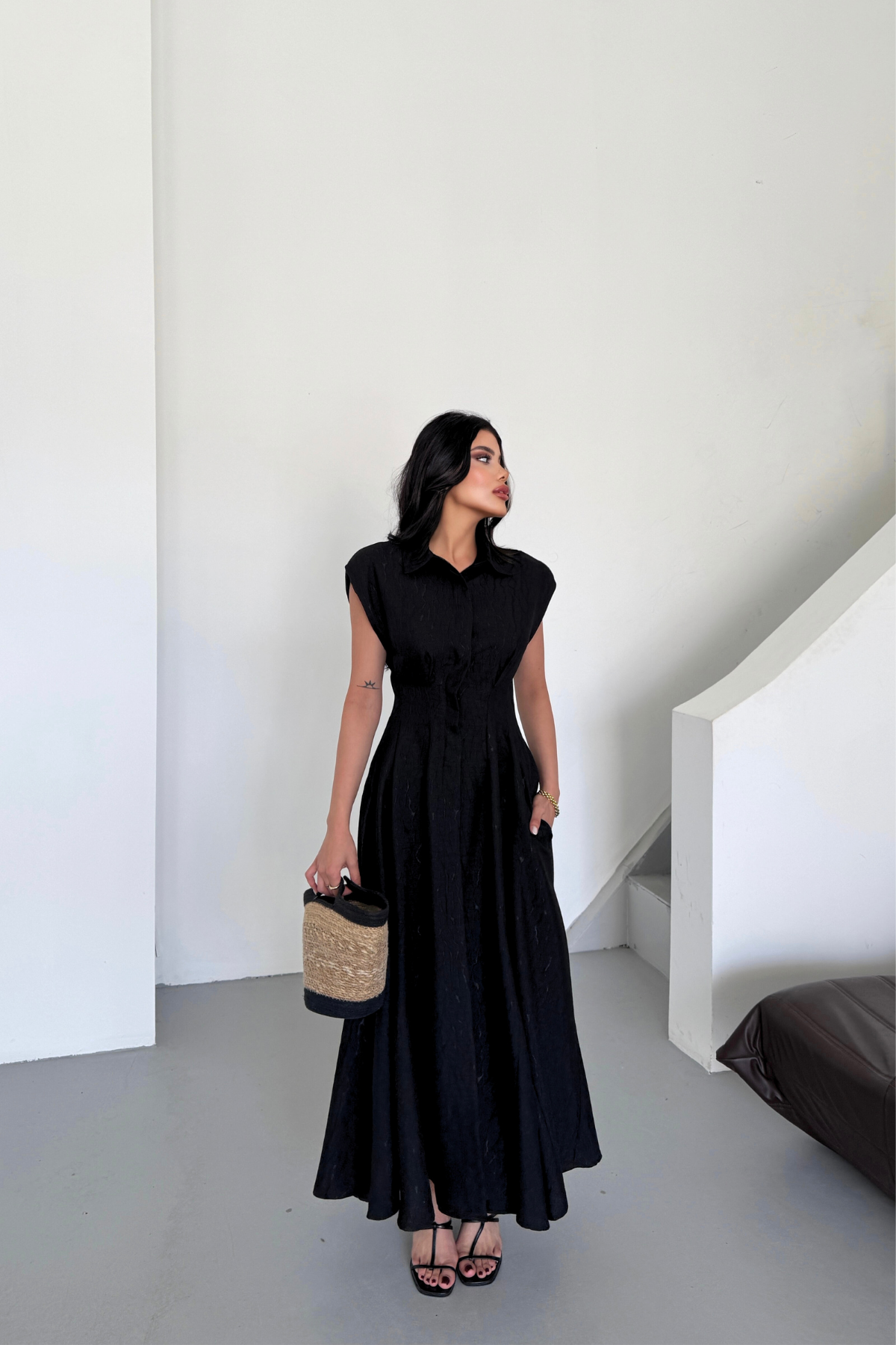 JAKARLI KETEN ELBİSE ÖNDEN YIRTMAÇLI CEPLİ - Siyah