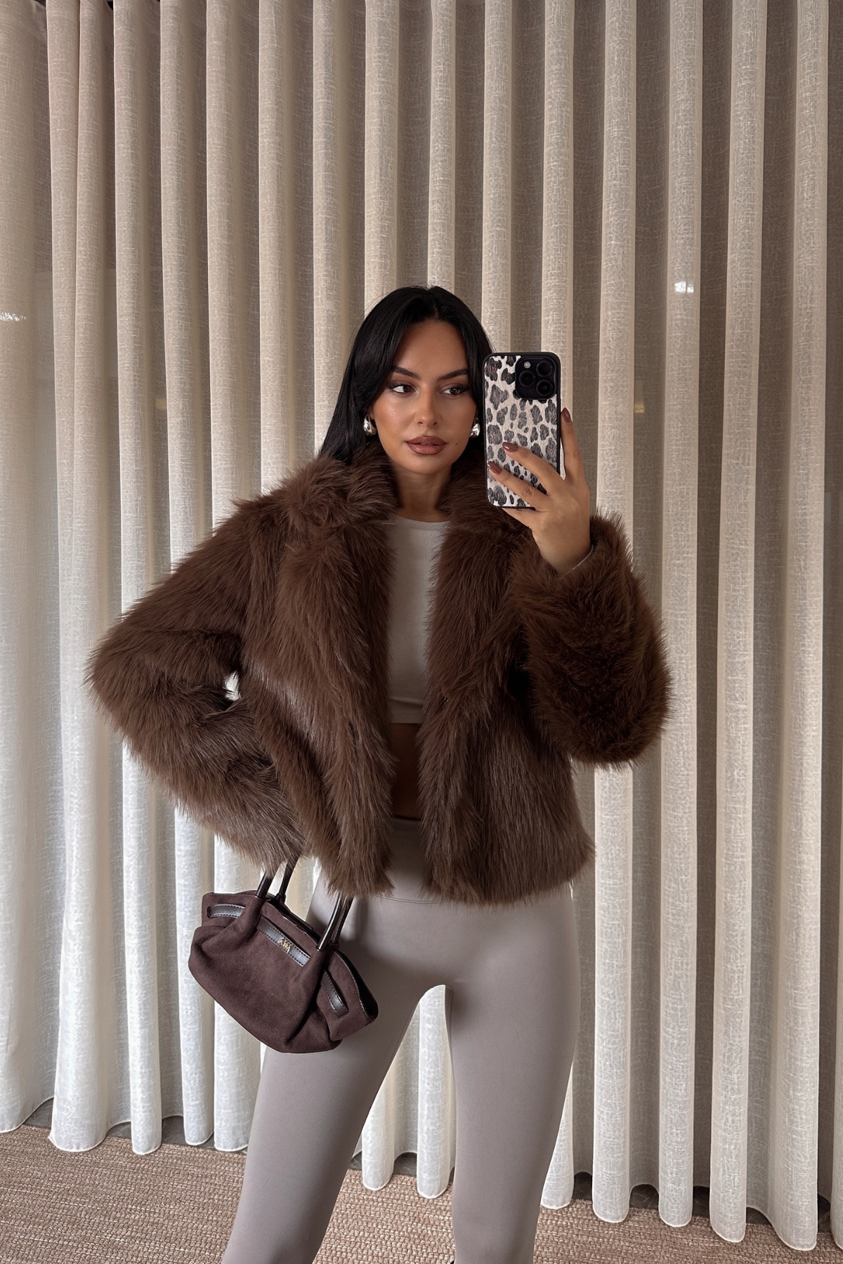 Kahverengi Kısa Çıtçıtlı Kürk