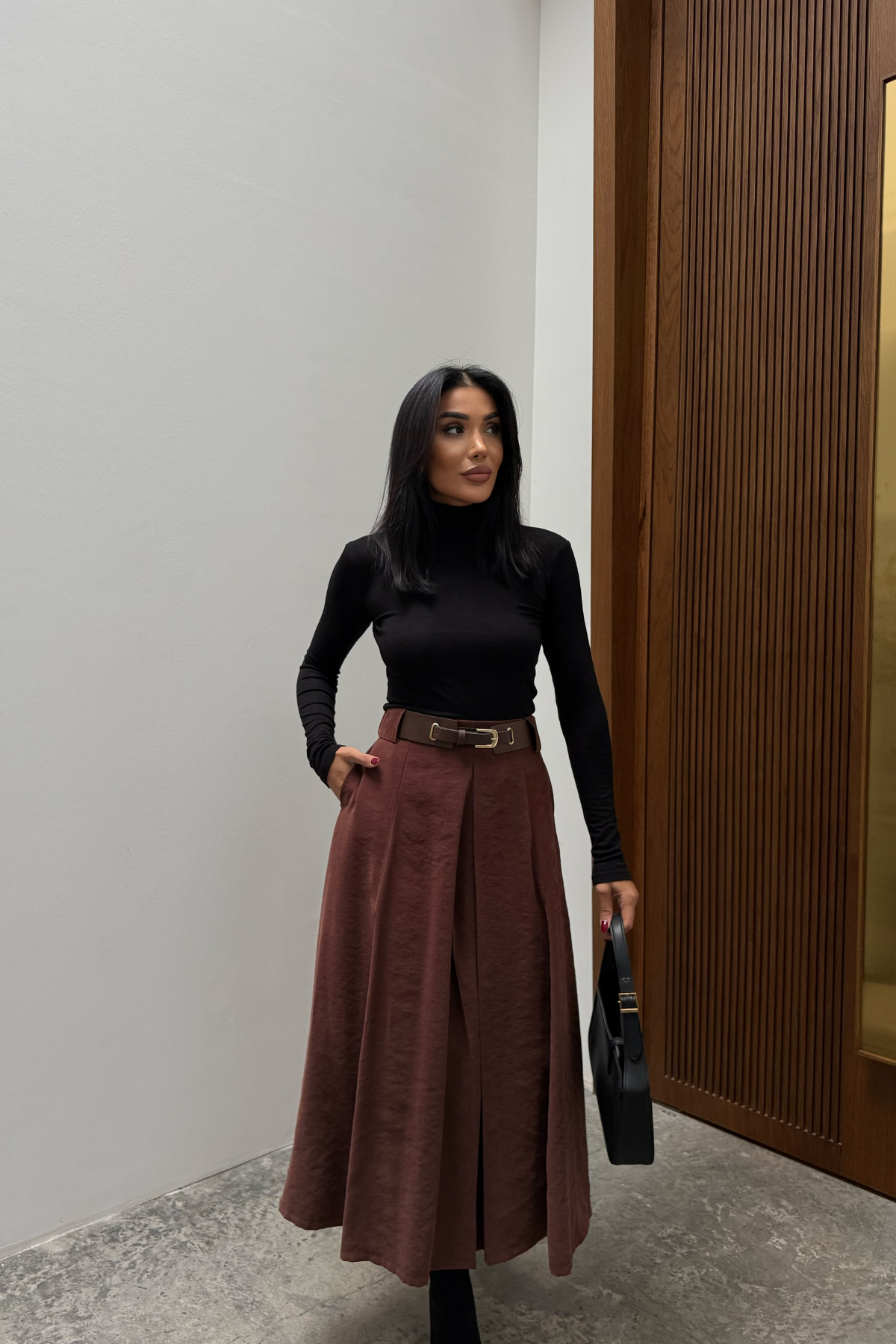 Kahverengi Modal Kumaş Kemerli Uzun Etek