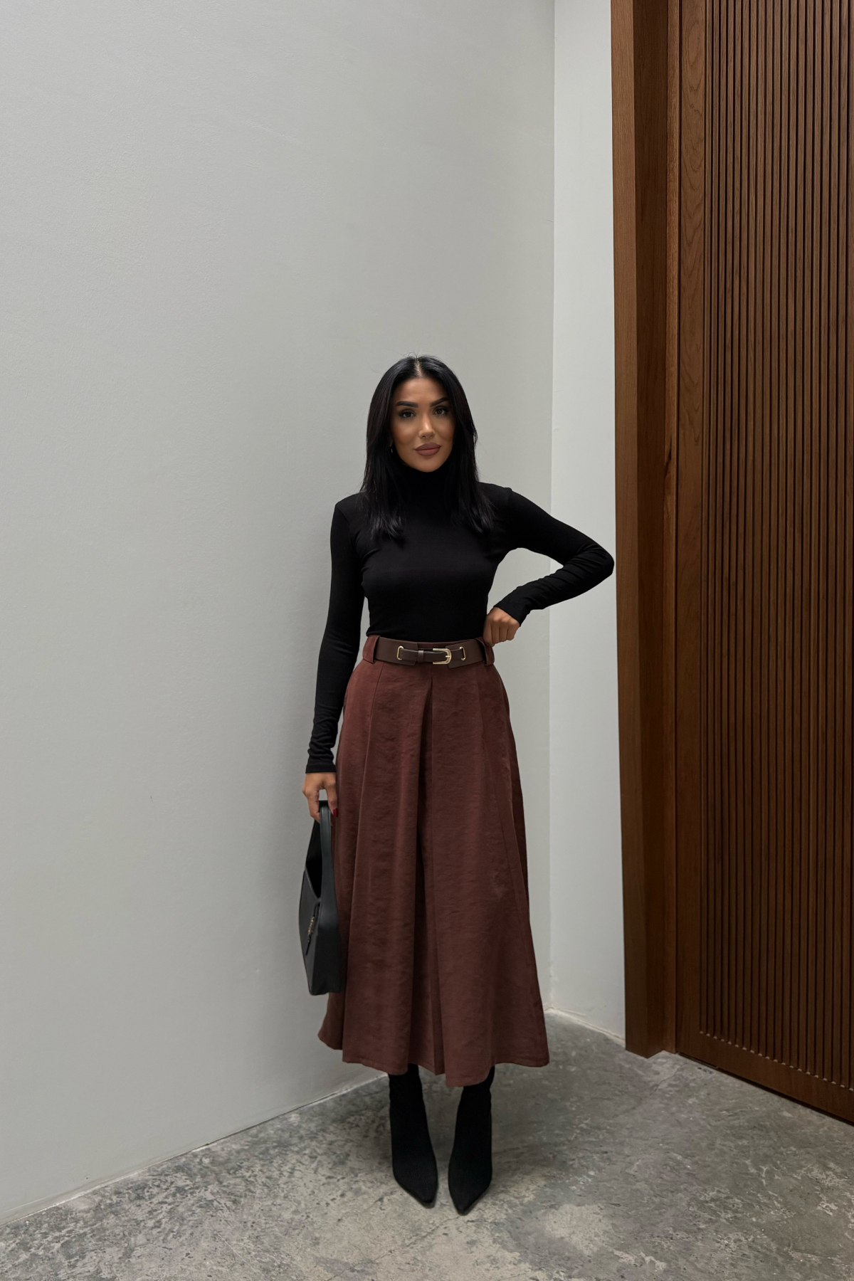 Kahverengi Modal Kumaş Kemerli Uzun Etek