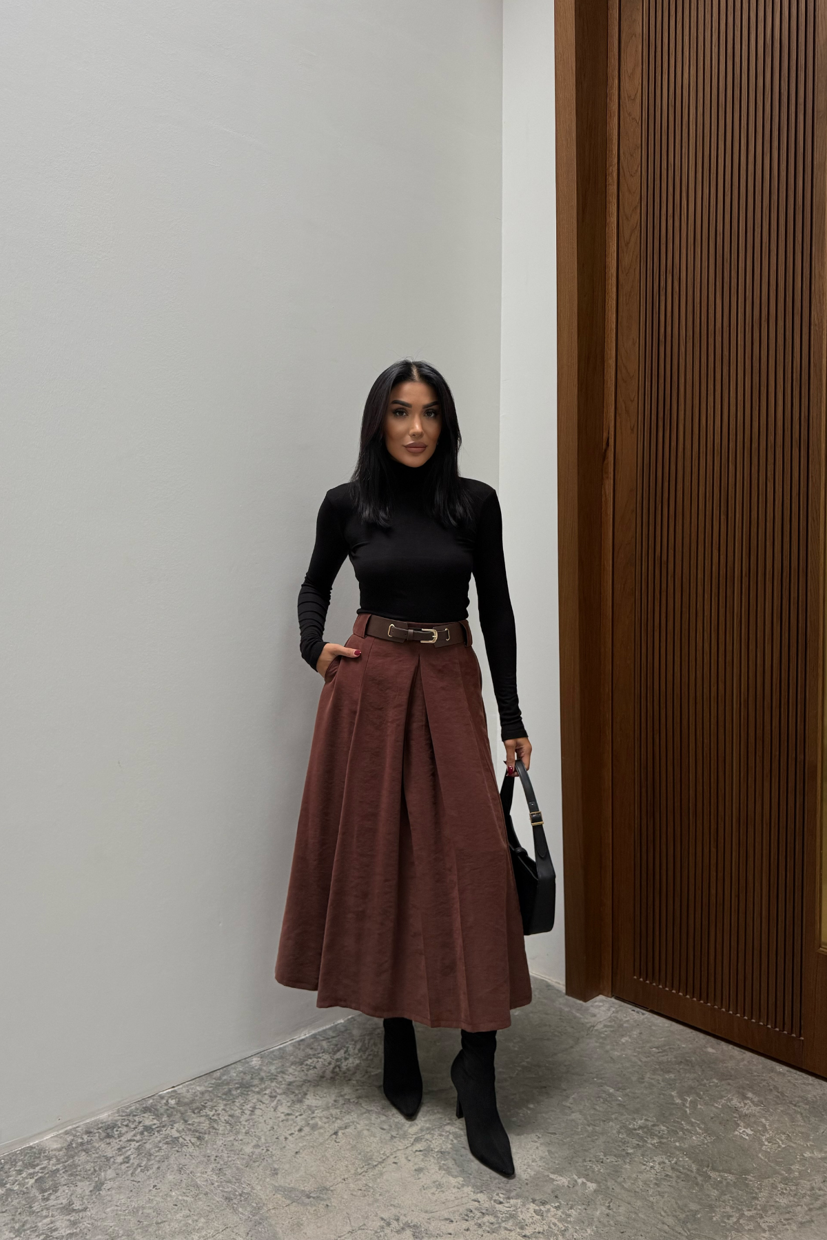 Kahverengi Modal Kumaş Kemerli Uzun Etek