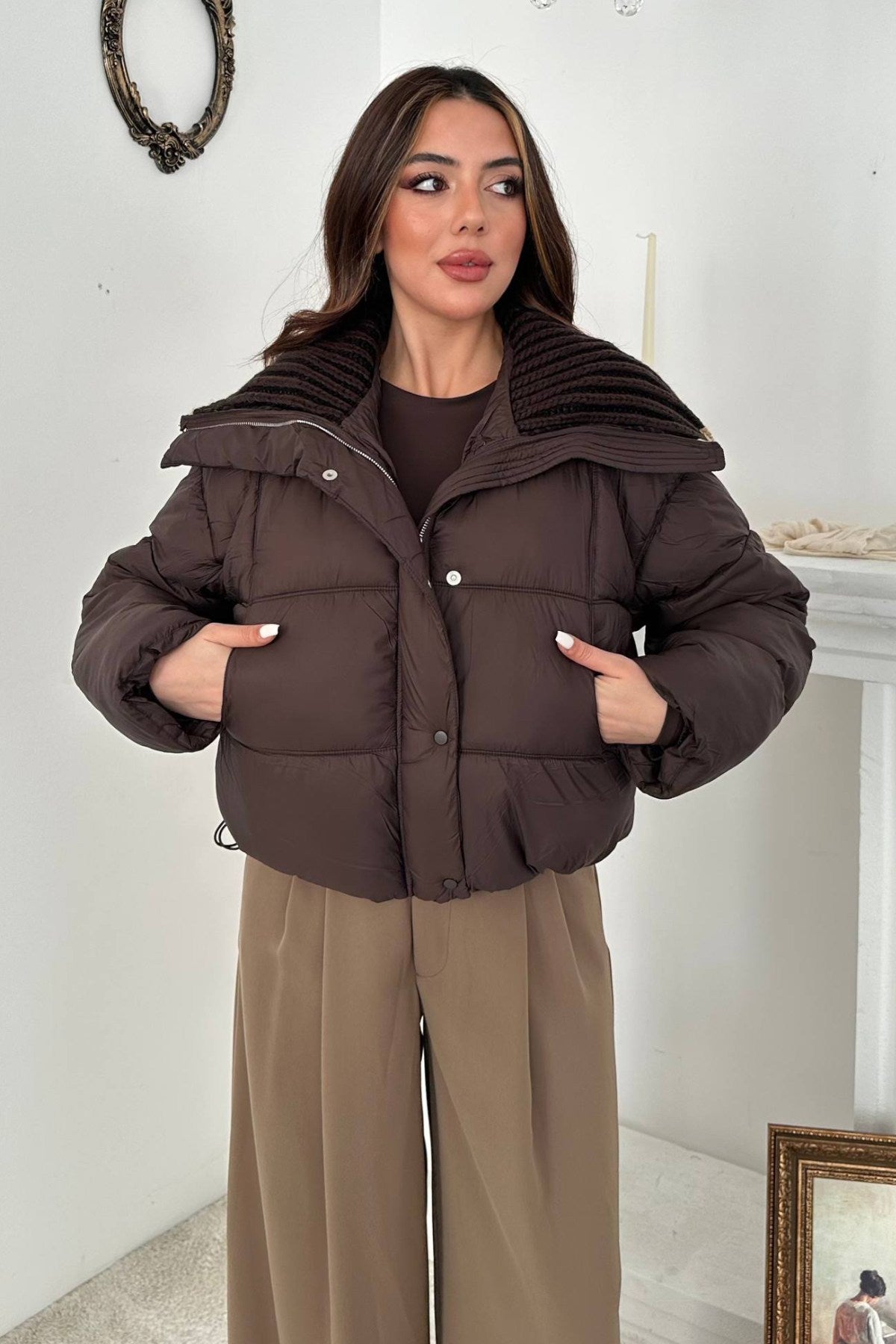 Kahverengi Yakası Örgü Detaylı Mont