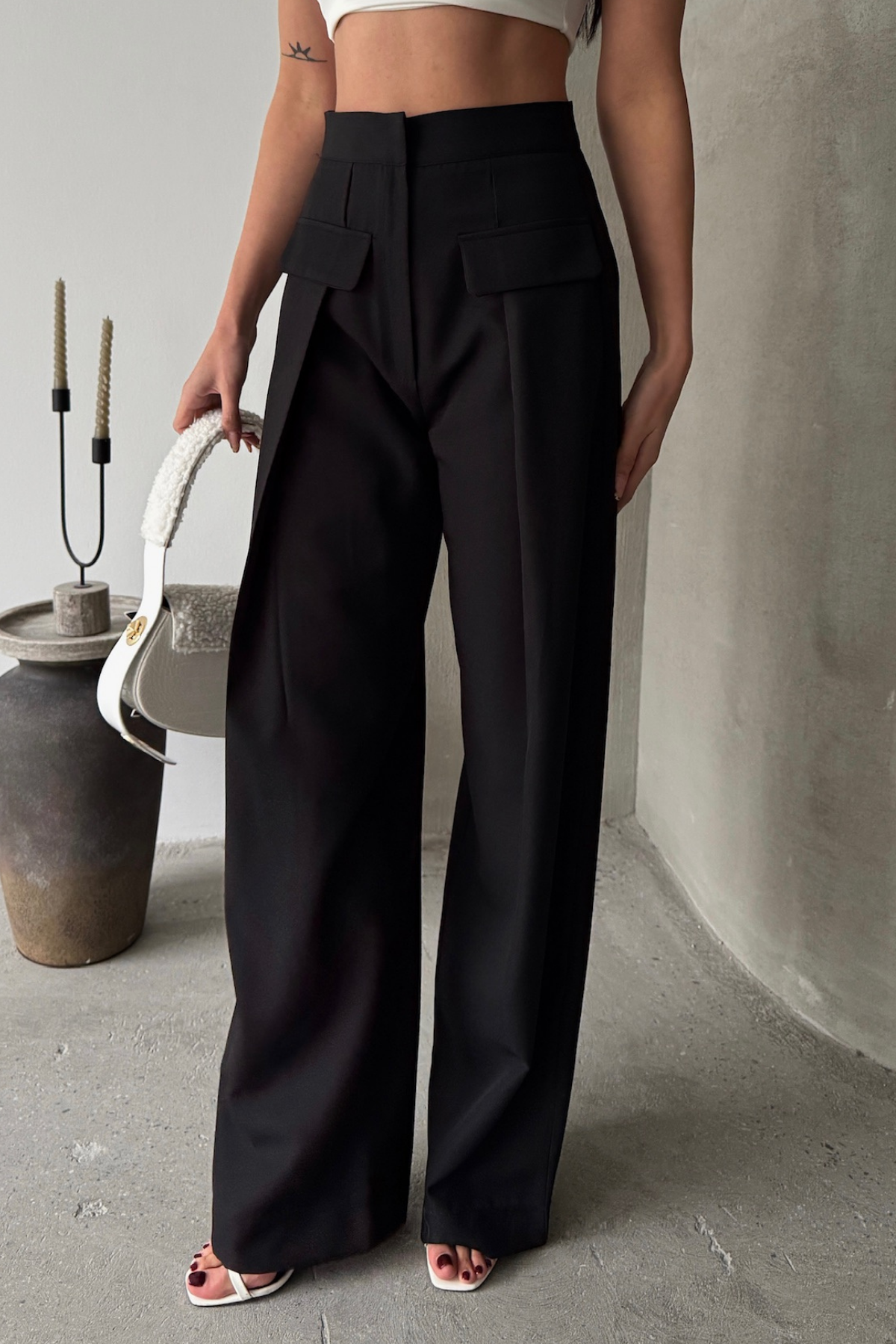 KAPALI GENİŞ PİLE CEP KAPAK DETAYLI PANTOLON - Siyah
