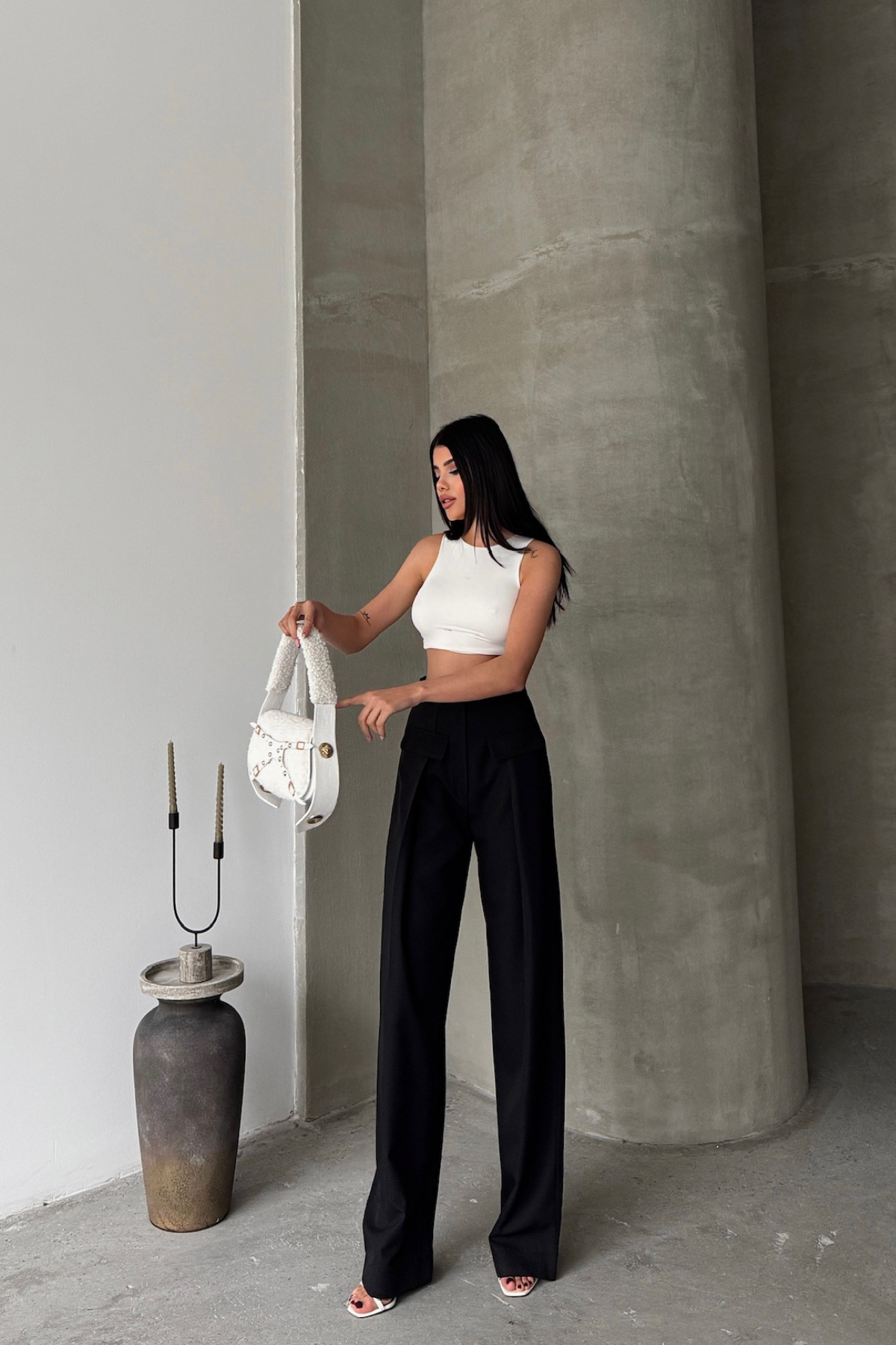 KAPALI GENİŞ PİLE CEP KAPAK DETAYLI PANTOLON - Siyah