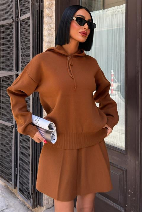 Kapüşonlu ve Etekli Triko Takım 10224