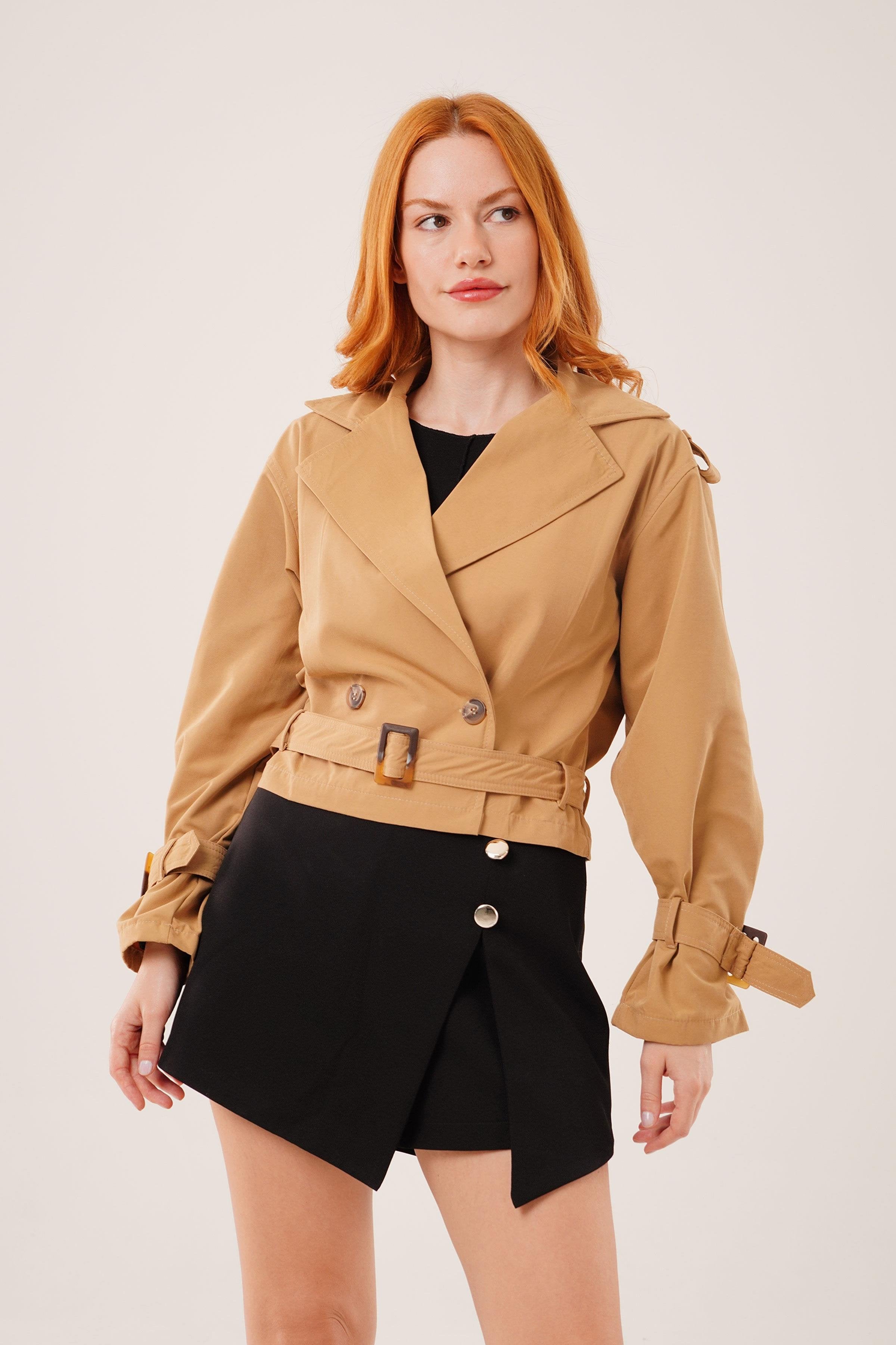 Kemerli Kruvaze Kısa Camel Toptan Trençkot