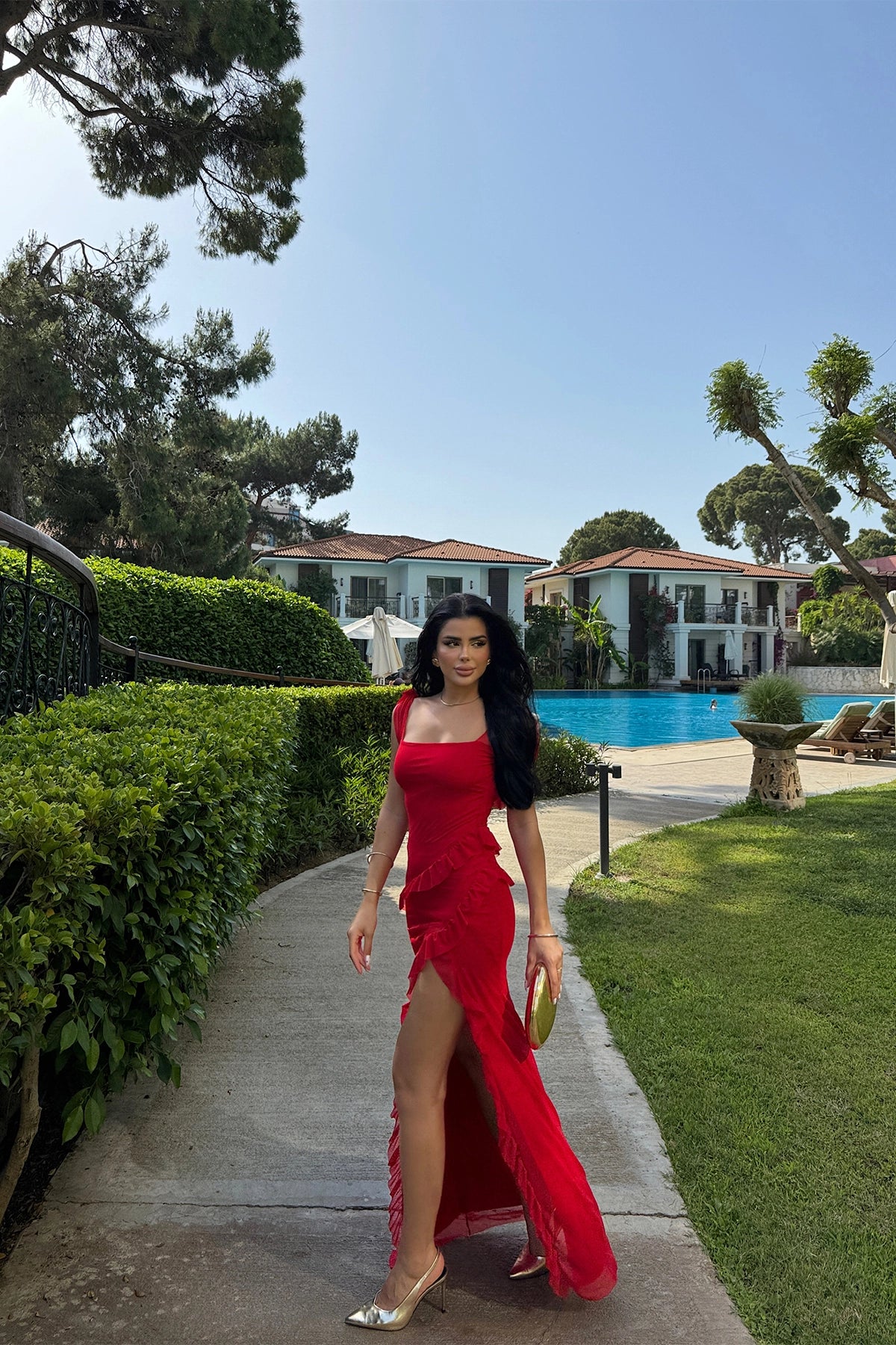 Kırmızı Astrid Yırtmaçlı Uzun Elbise