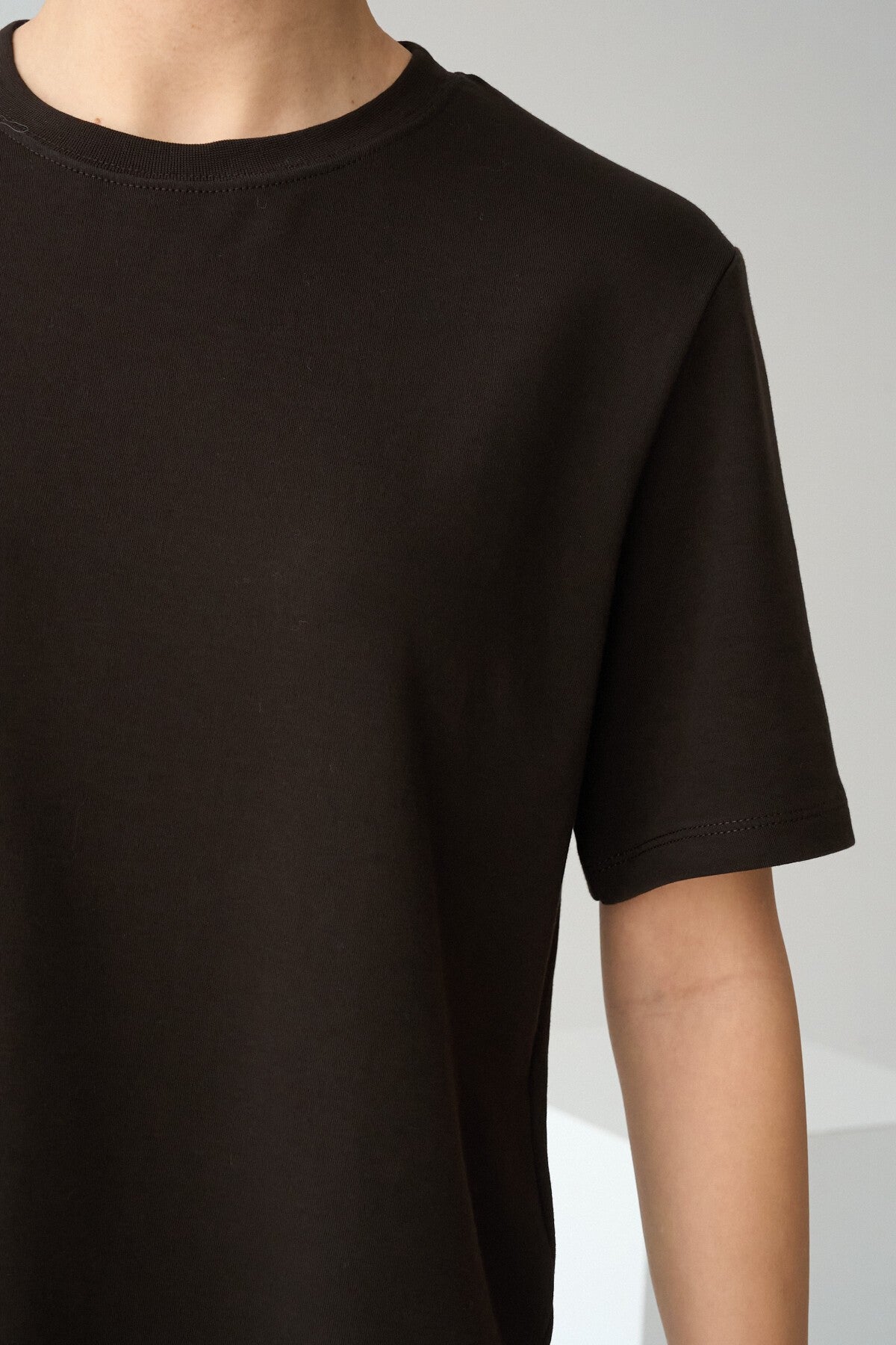 Yeni Kahve Kısa Kol Düz T-Shirt