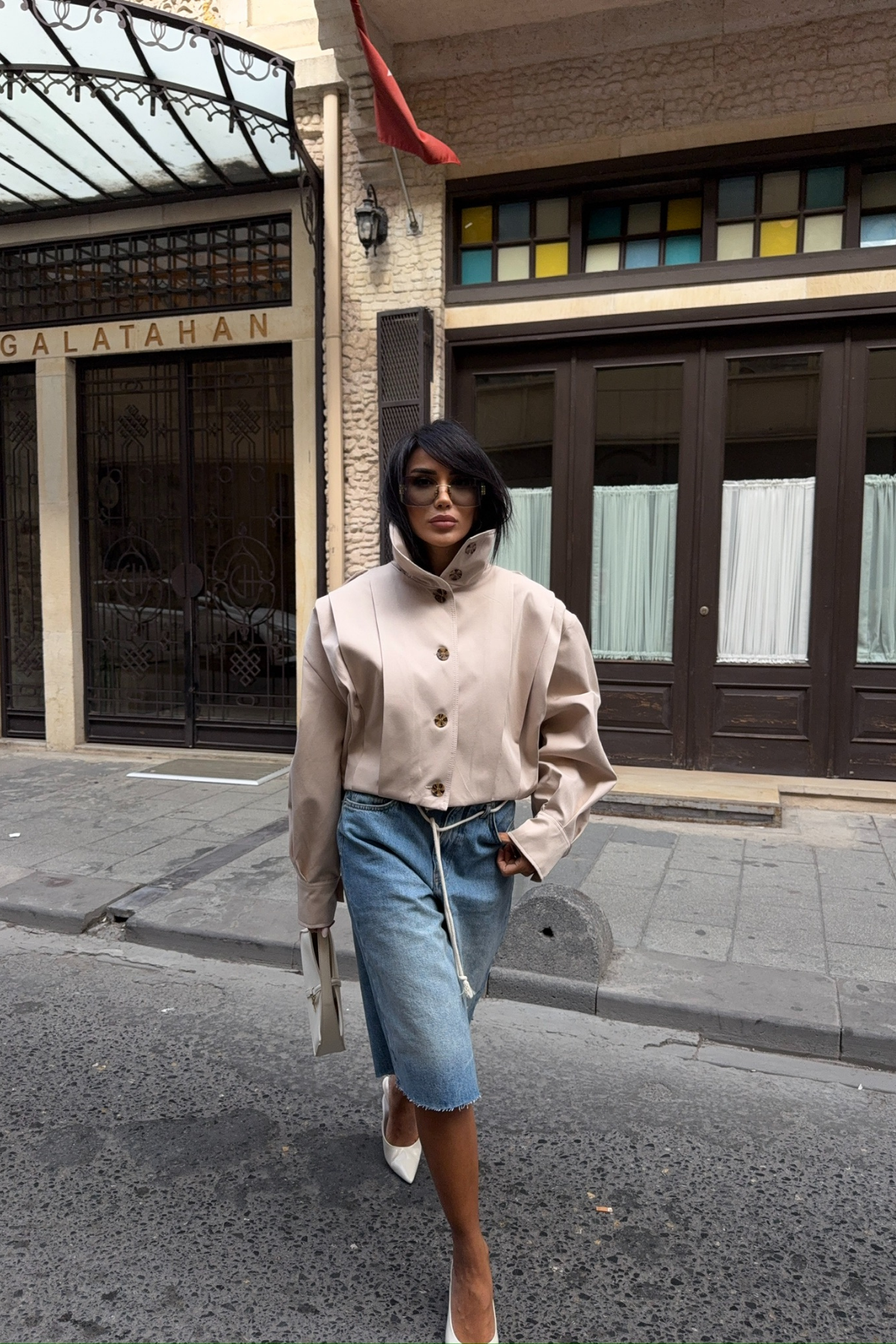 KISA TRENCH OMUZ KAPALI PİLE DETAYLI BALON MODEL - Bej