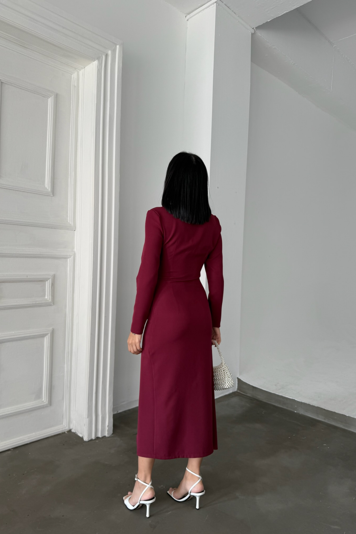 KRUVAZE BROŞ DETAYLI ELBİSE - Bordo
