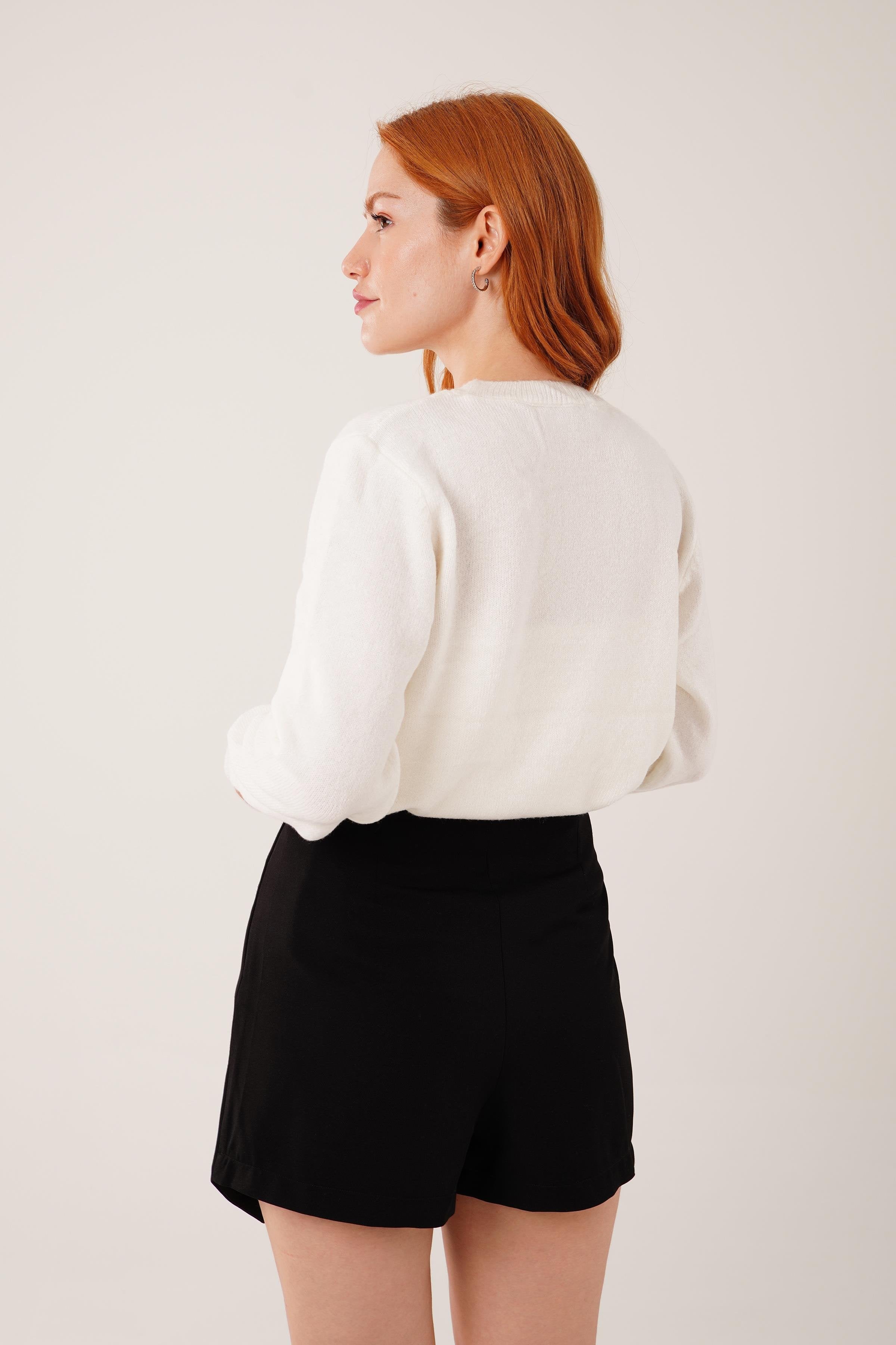 Nakış İşlemeli Toptan Ekru Triko Kazak