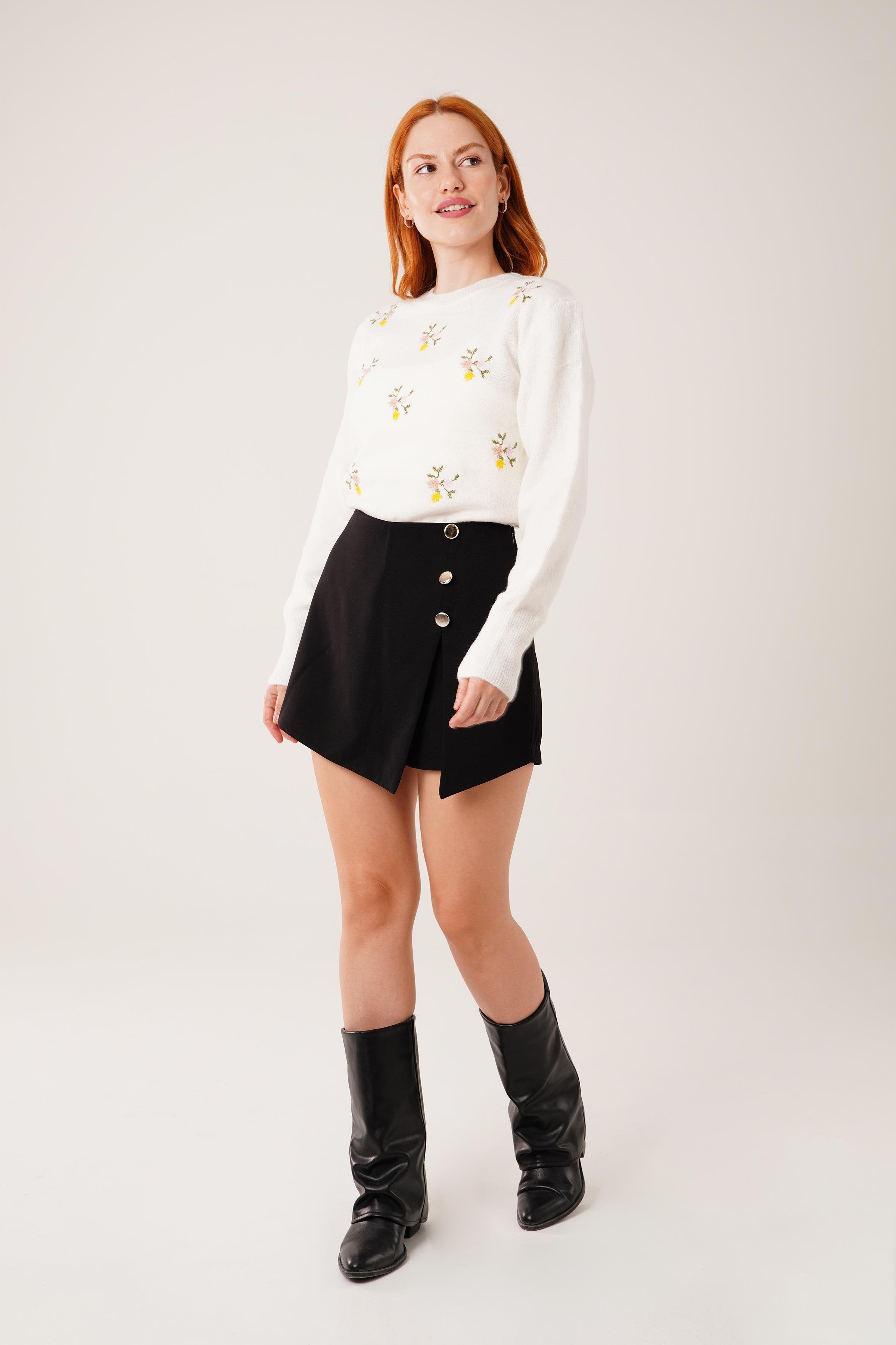 Nakış İşlemeli Toptan Ekru Triko Kazak