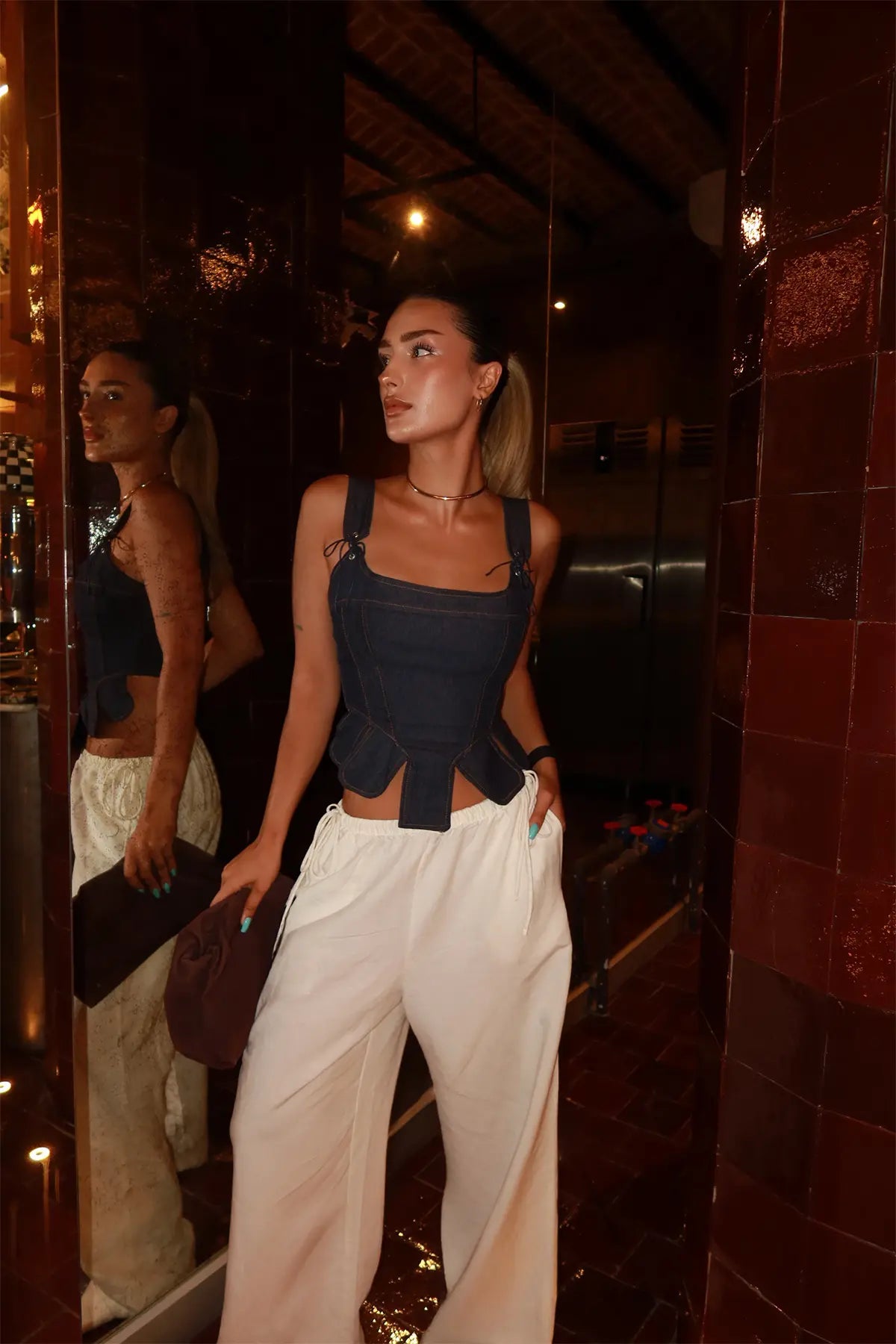 Lacivert Sırt Detay Bağlamalı Crop Top