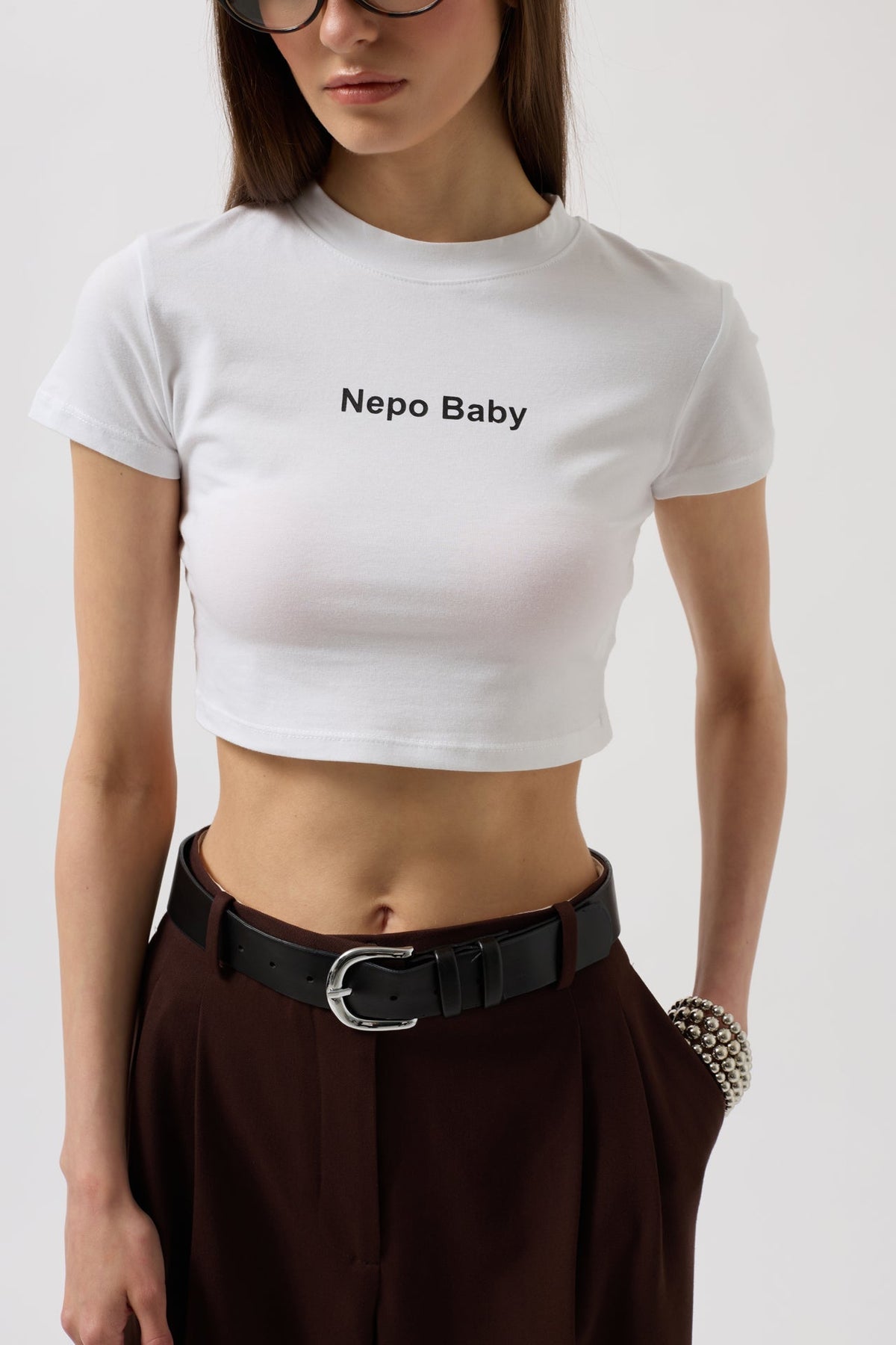 Nepo Baskılı Crop T-Shirt - Beyaz