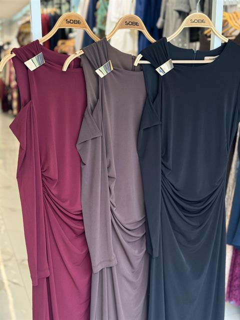 Omuz Aksesuarlı ve Dekolteli Drape Elbise 2912