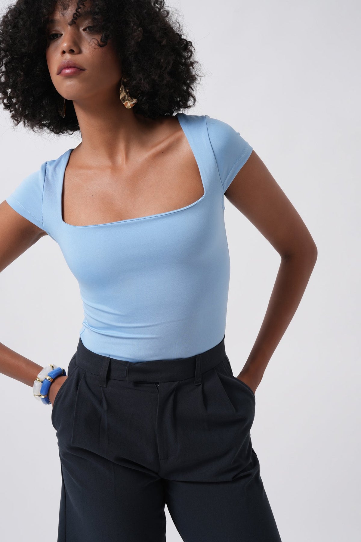 Pencere Detay Mini Dekolte Bluz - Bebe Mavi