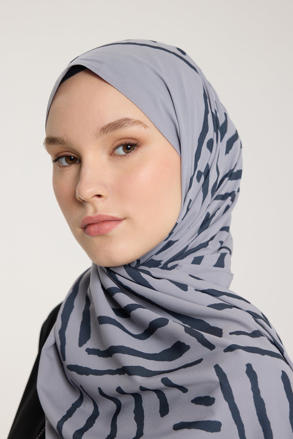 Pure Tone Şal - V Desen - Gümüş - Füme