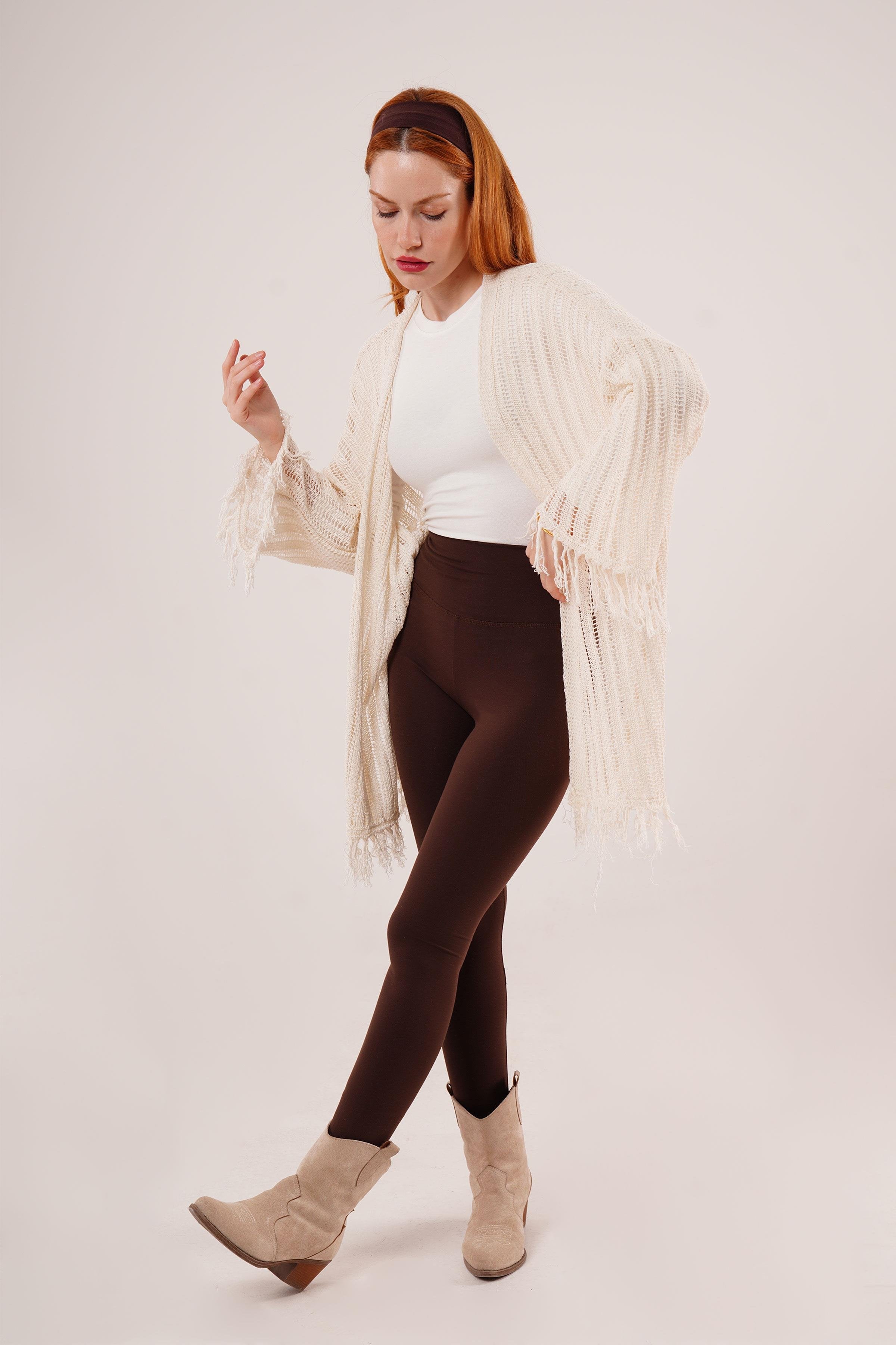 Püskül Detaylı Delikli Model Toptan Krem Hırka