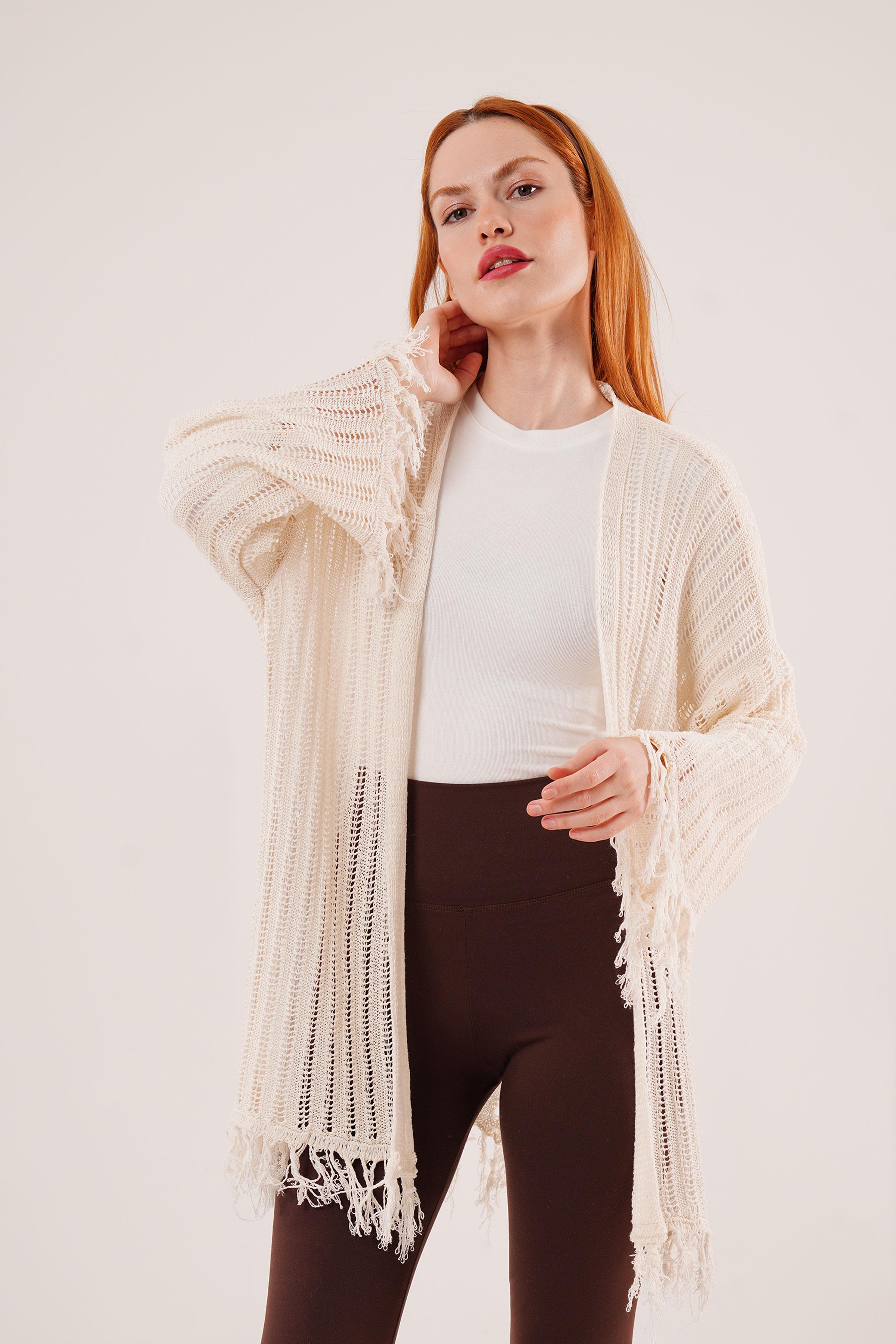 Püskül Detaylı Delikli Model Toptan Krem Hırka