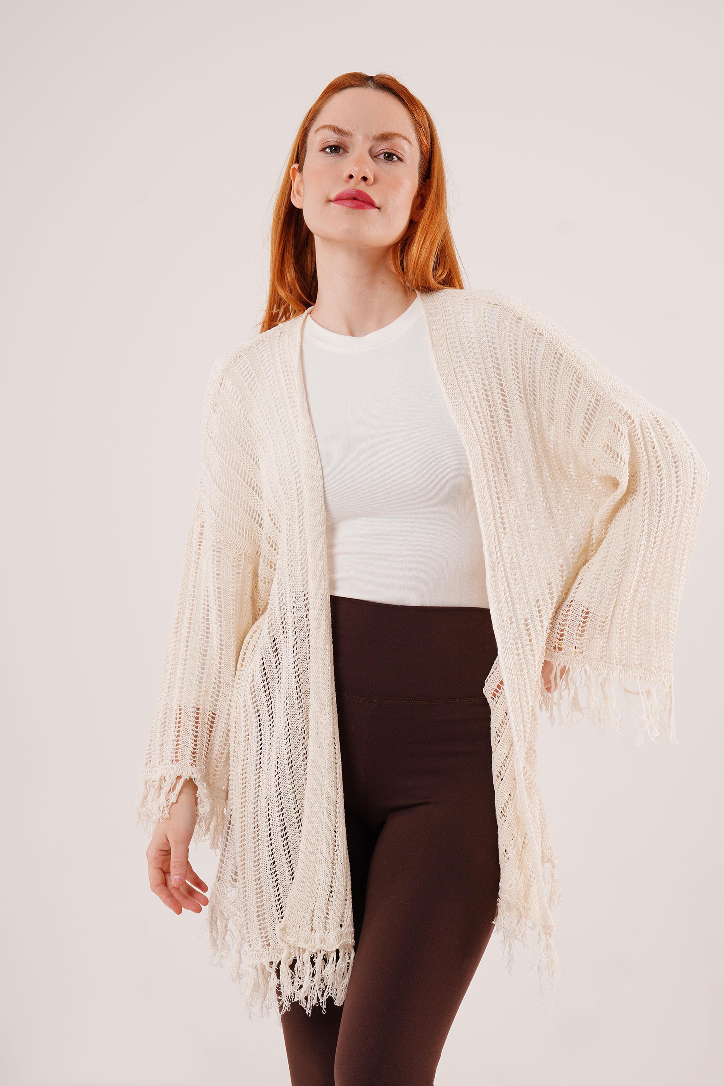 Püskül Detaylı Delikli Model Toptan Krem Hırka