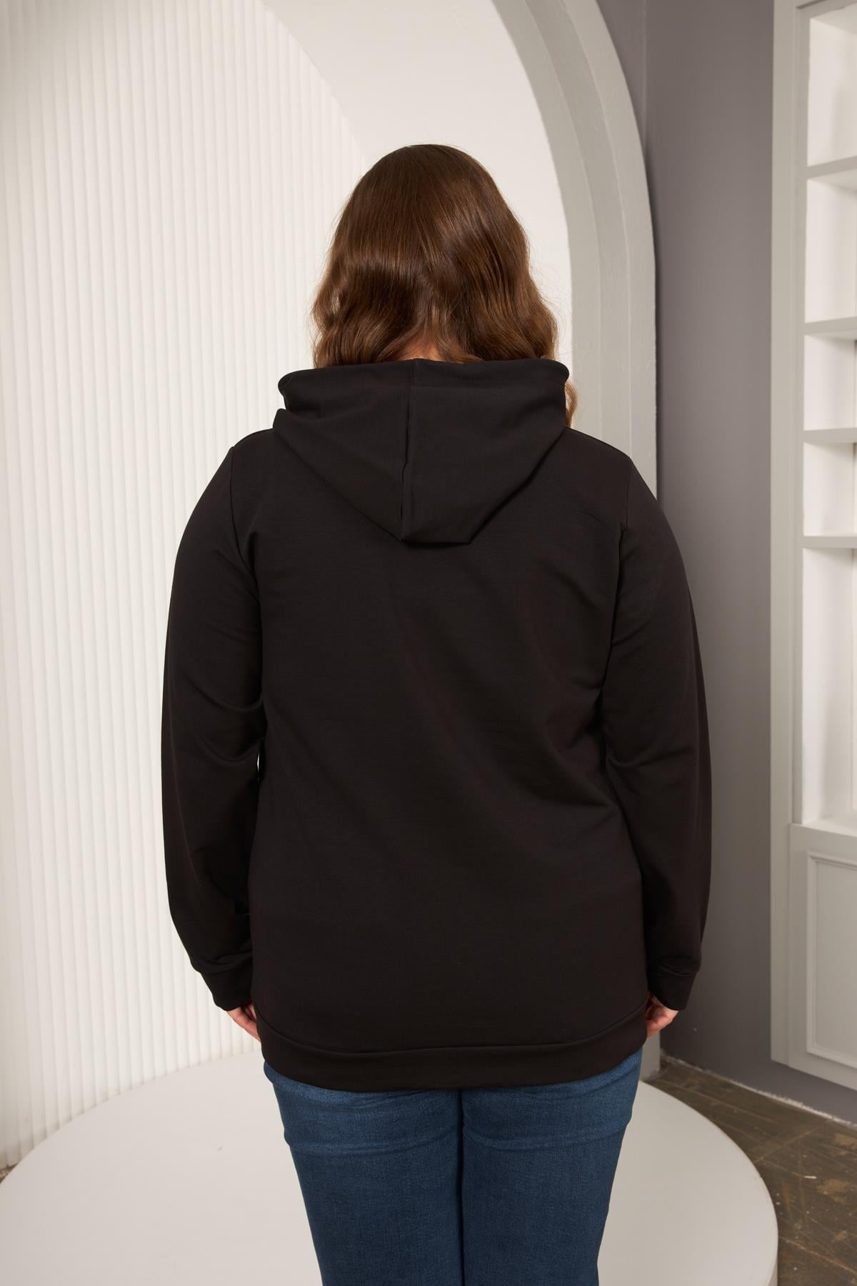 Kapşonlu Büyük Beden Siyah Sweatshirt