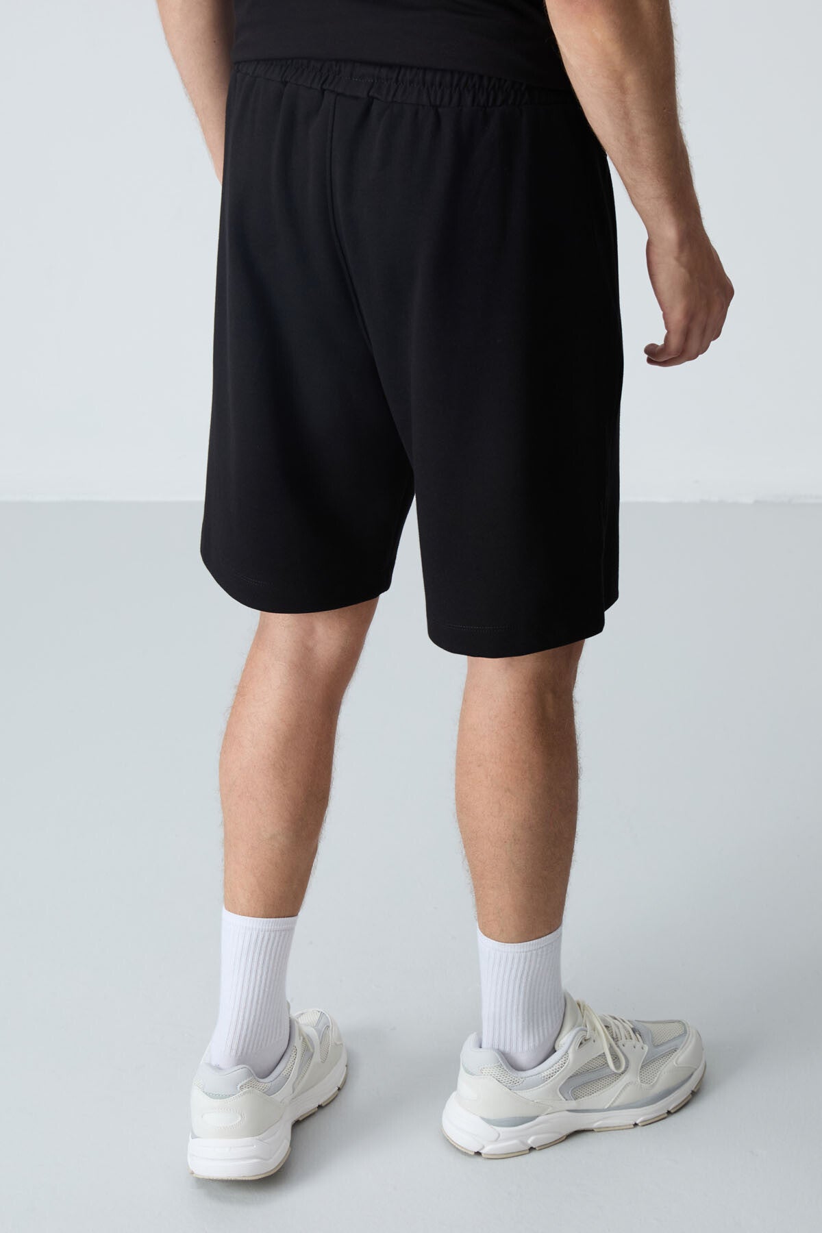 Siyah Pamuklu Kalın Yumuşak Dokulu Standart  Fit Basic Erkek Şort  - 81276