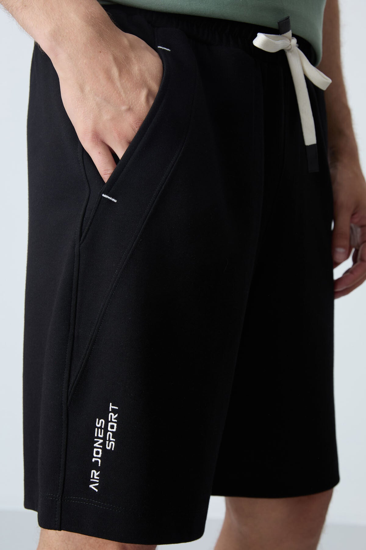 Siyah Pamuklu Kalın Yumuşak Dokulu Standart  Fit Basic Erkek Şort  - 81278