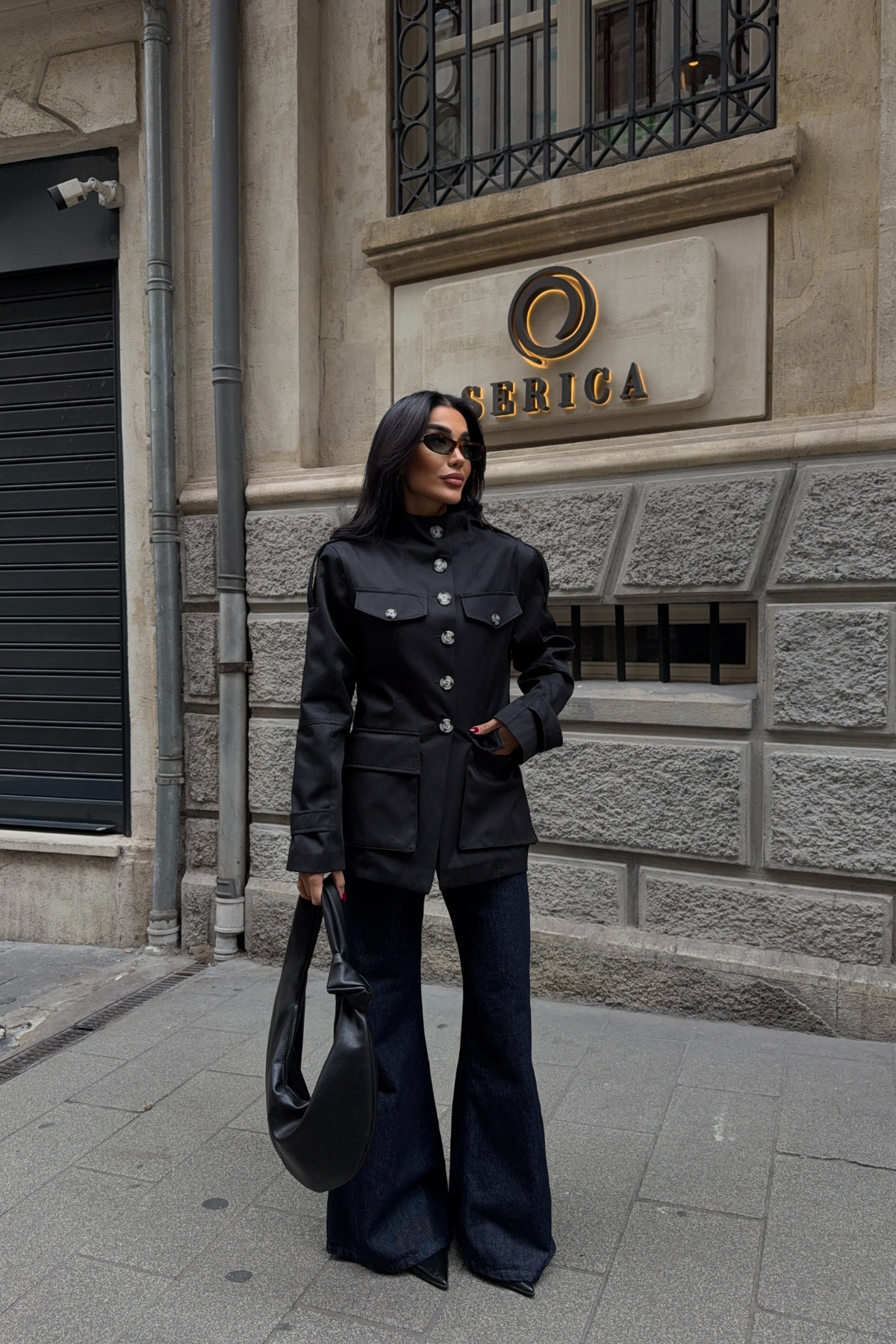 Siyah Hakim Yaka Büyük Cepli Trenckot