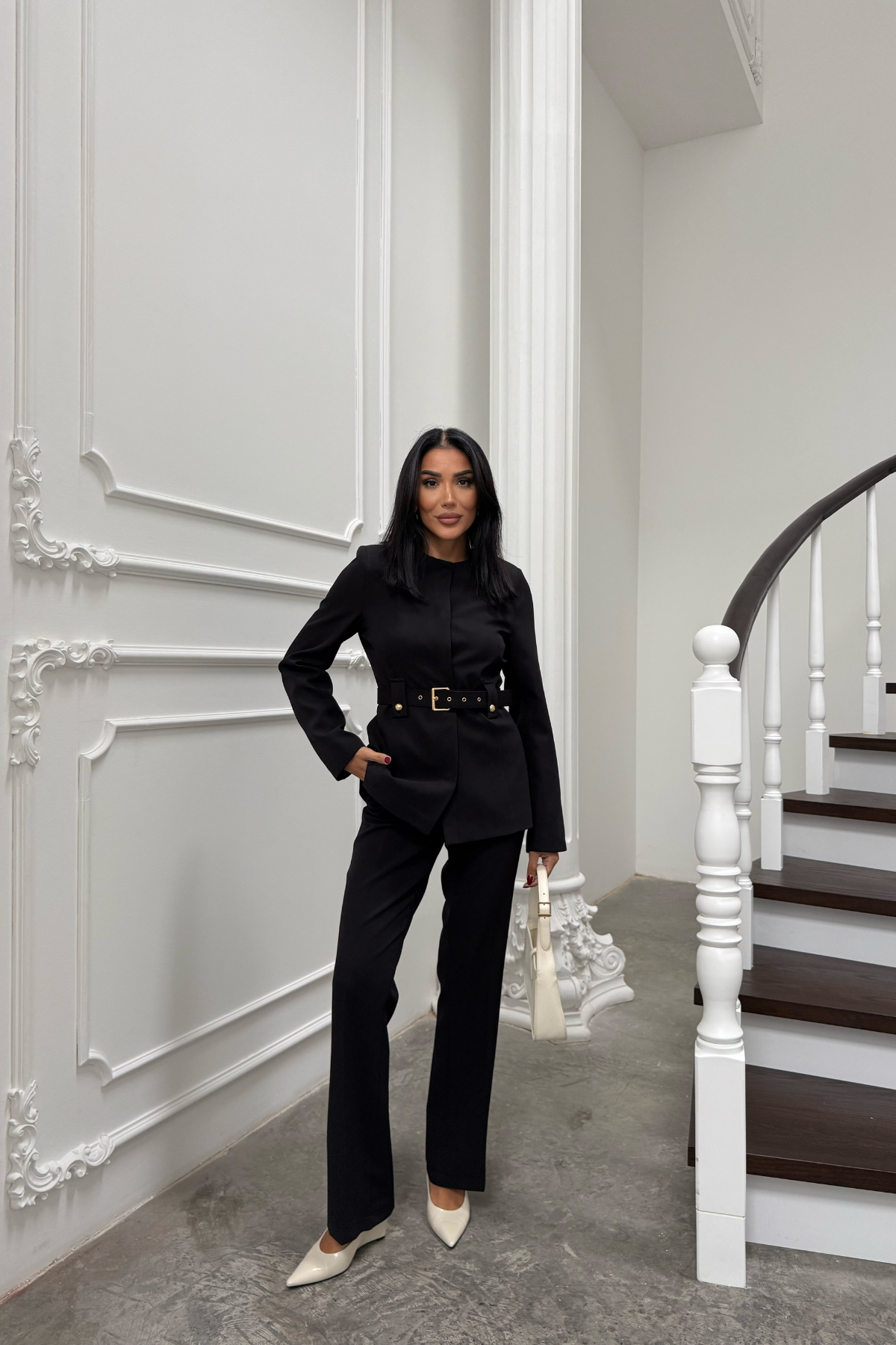 Siyah Yakasız Belden Kemer Detaylı Ceket Pantolon Takım