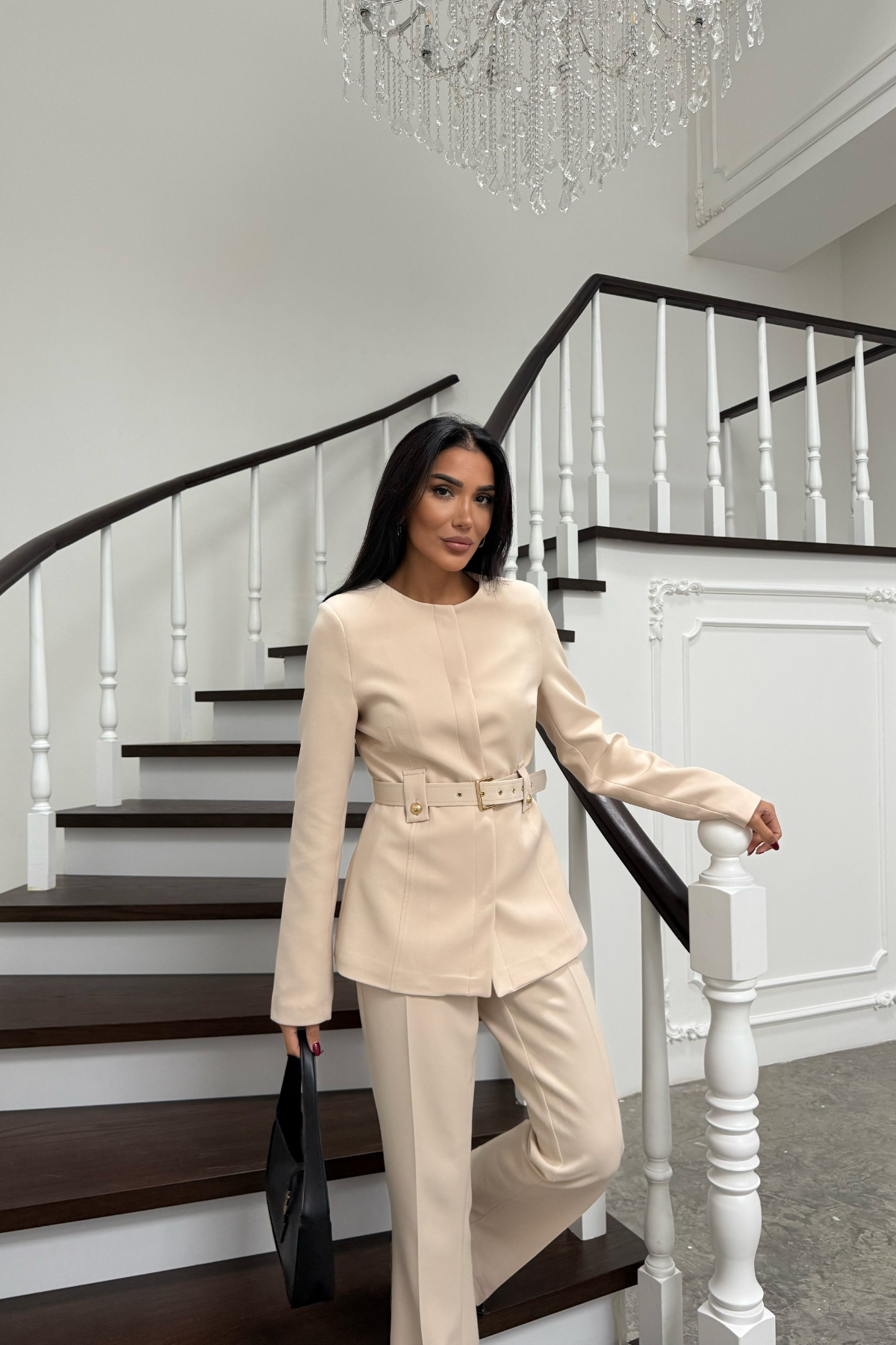 Taş Yakasız Belden Kemer Detaylı Ceket Pantolon Takım