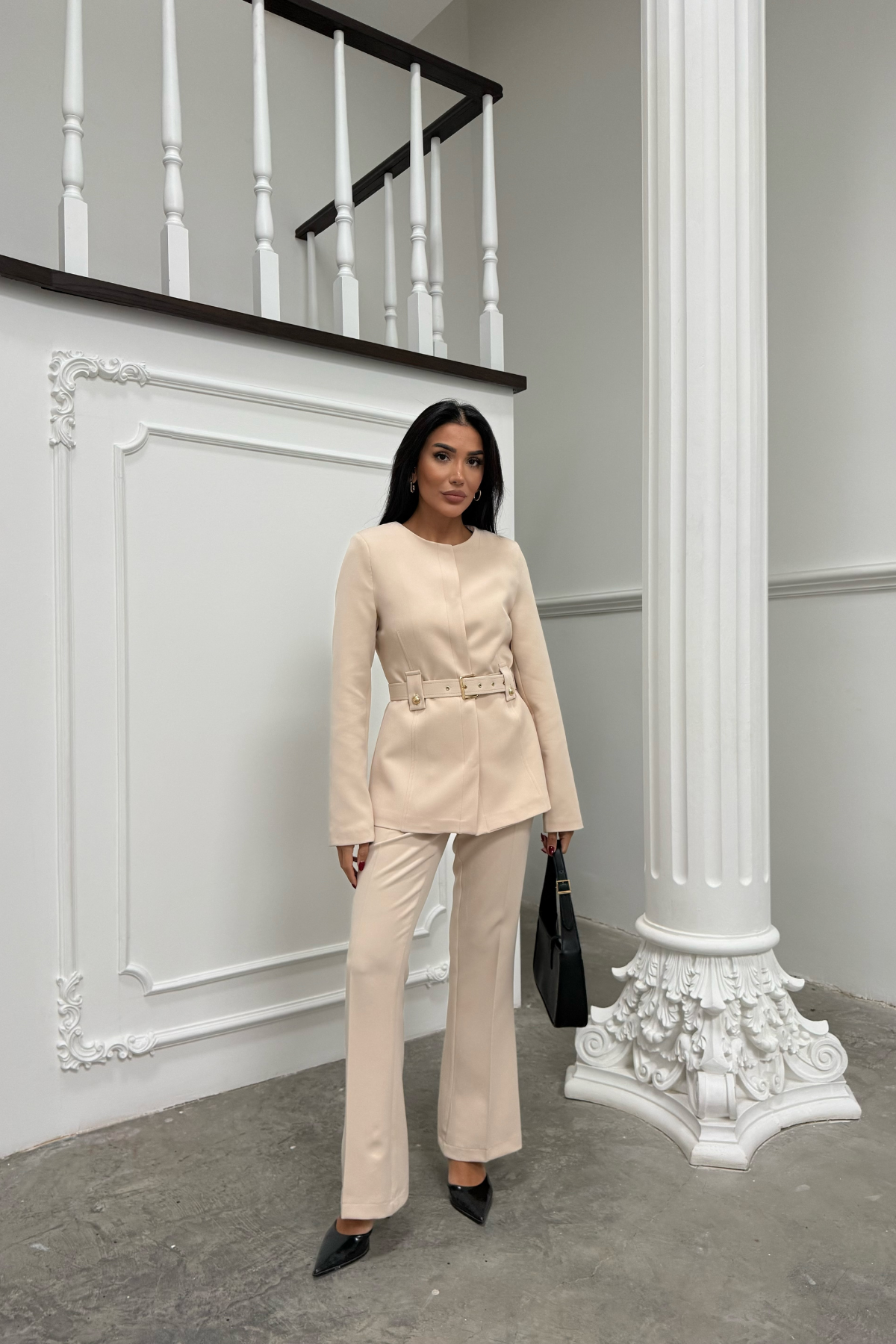 Taş Yakasız Belden Kemer Detaylı Ceket Pantolon Takım