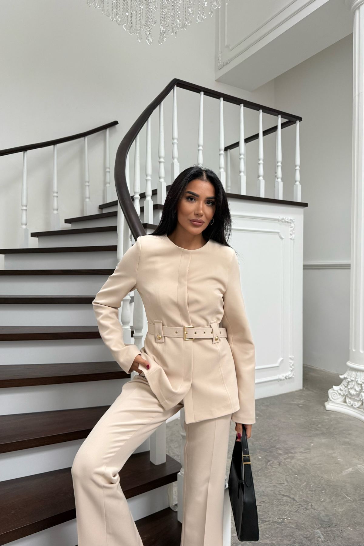 Taş Yakasız Belden Kemer Detaylı Ceket Pantolon Takım