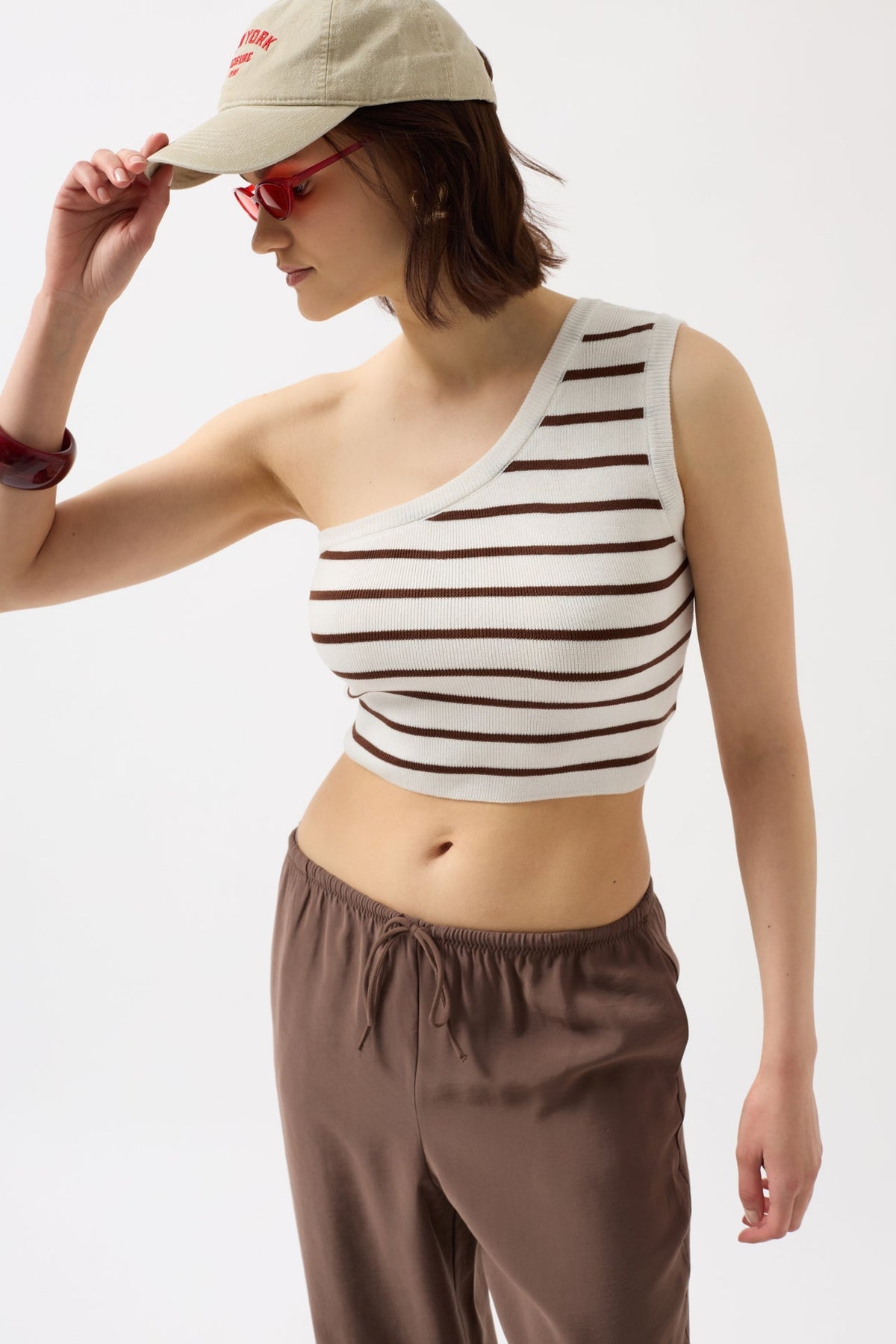 Tek Omuz Çizgili Crop - Beyaz - Kahverengi