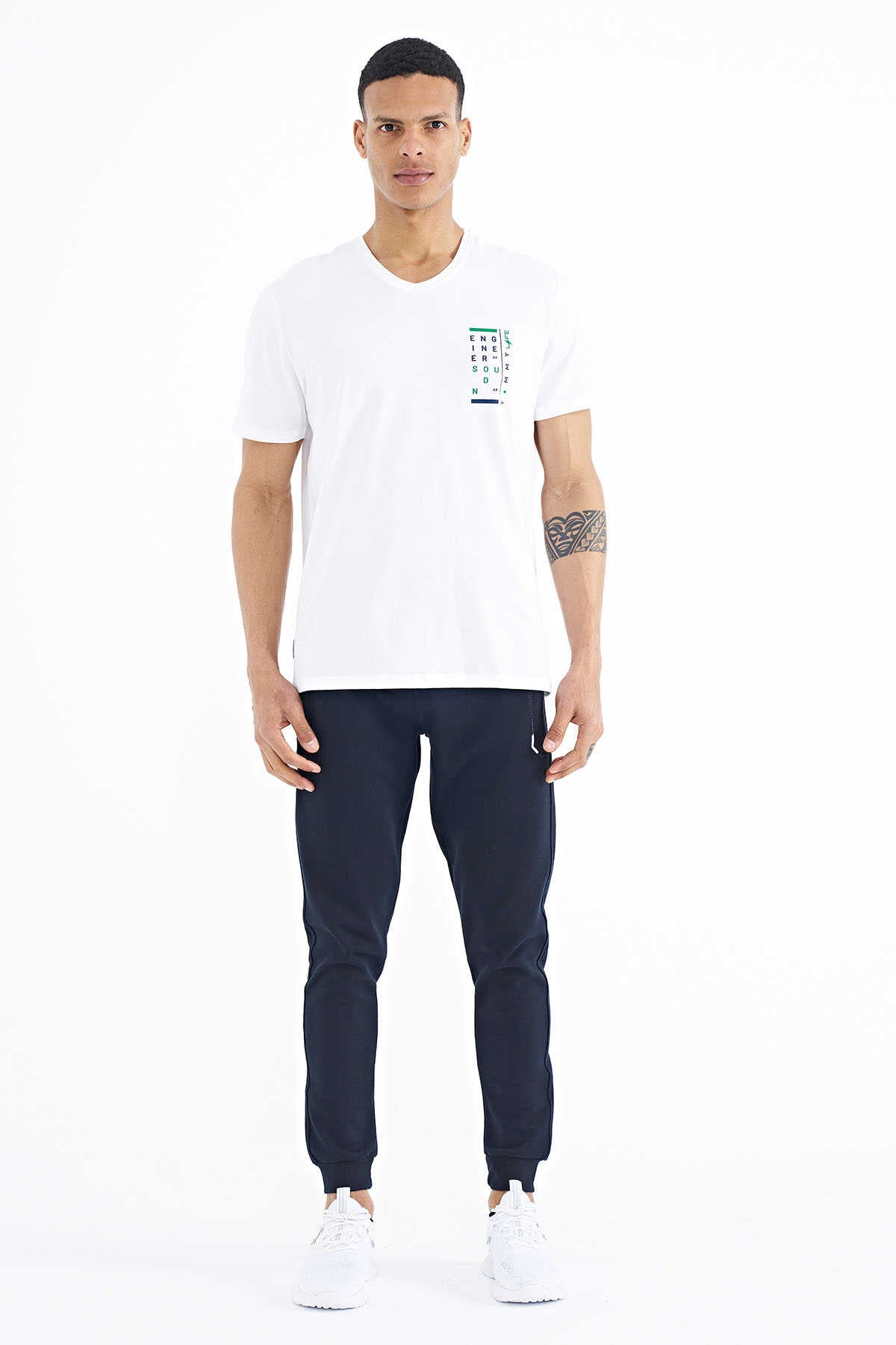 Tommylife Toptan Siyah Baskı Detaylı V Yaka Standart Kalıp Erkek T-Shirt - 88186